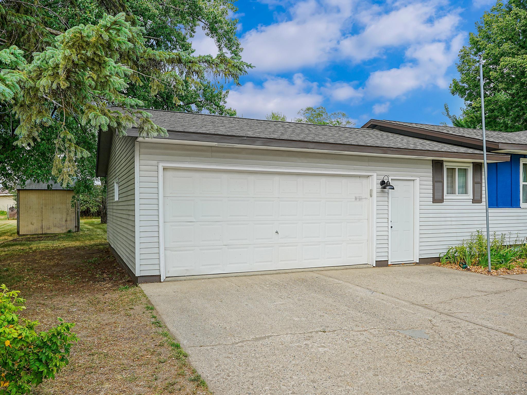1976 single family home for sale at 452 4th St NW in Perham, MN — 3 bed, 2 bath (photo 37 of 46)