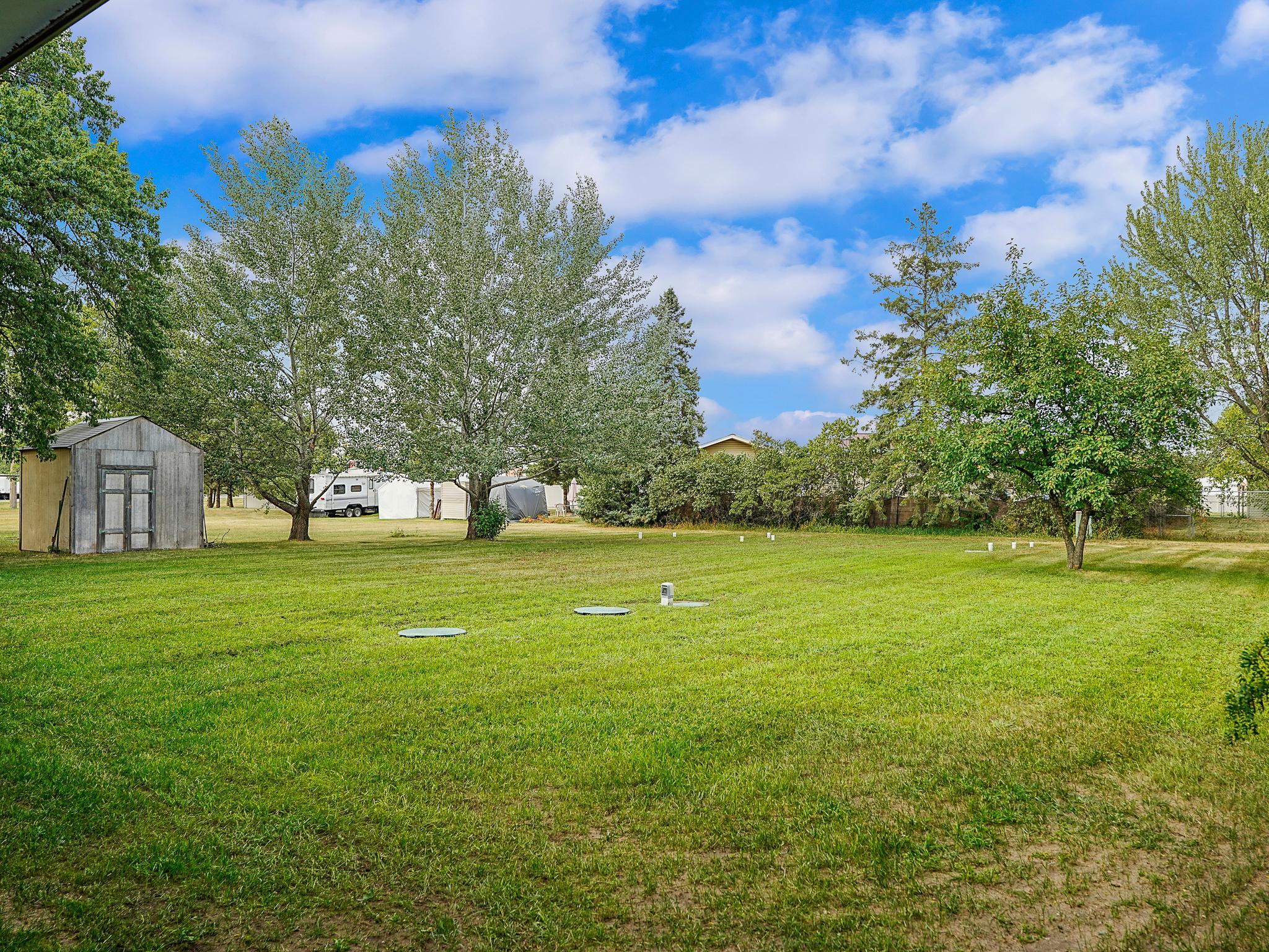 1976 single family home for sale at 452 4th St NW in Perham, MN — 3 bed, 2 bath (photo 40 of 46)