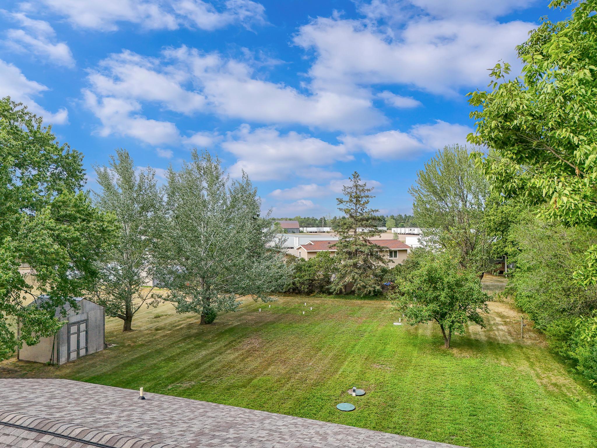 1976 single family home for sale at 452 4th St NW in Perham, MN — 3 bed, 2 bath (photo 5 of 46)