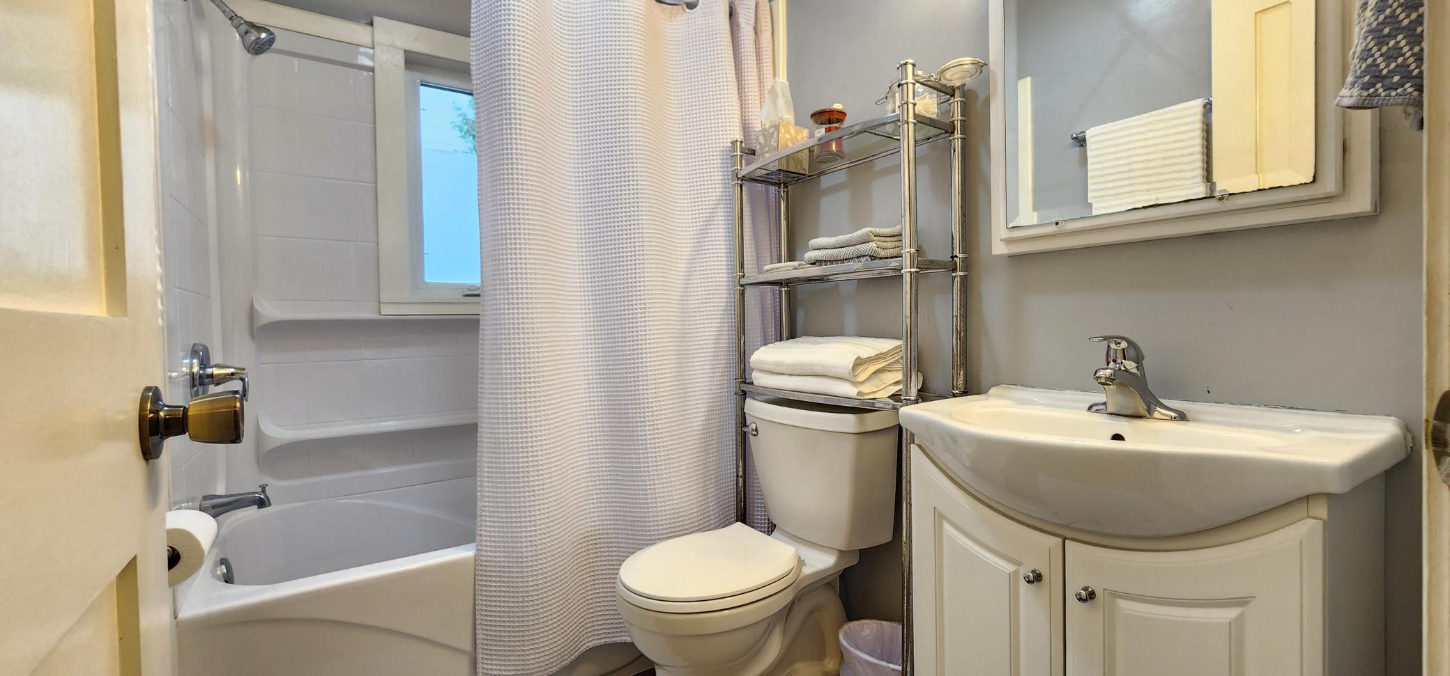 1950 single family home for sale at 808 5th Street NE in Staples, MN — 4 bed, 2 bath (photo 11 of 26)