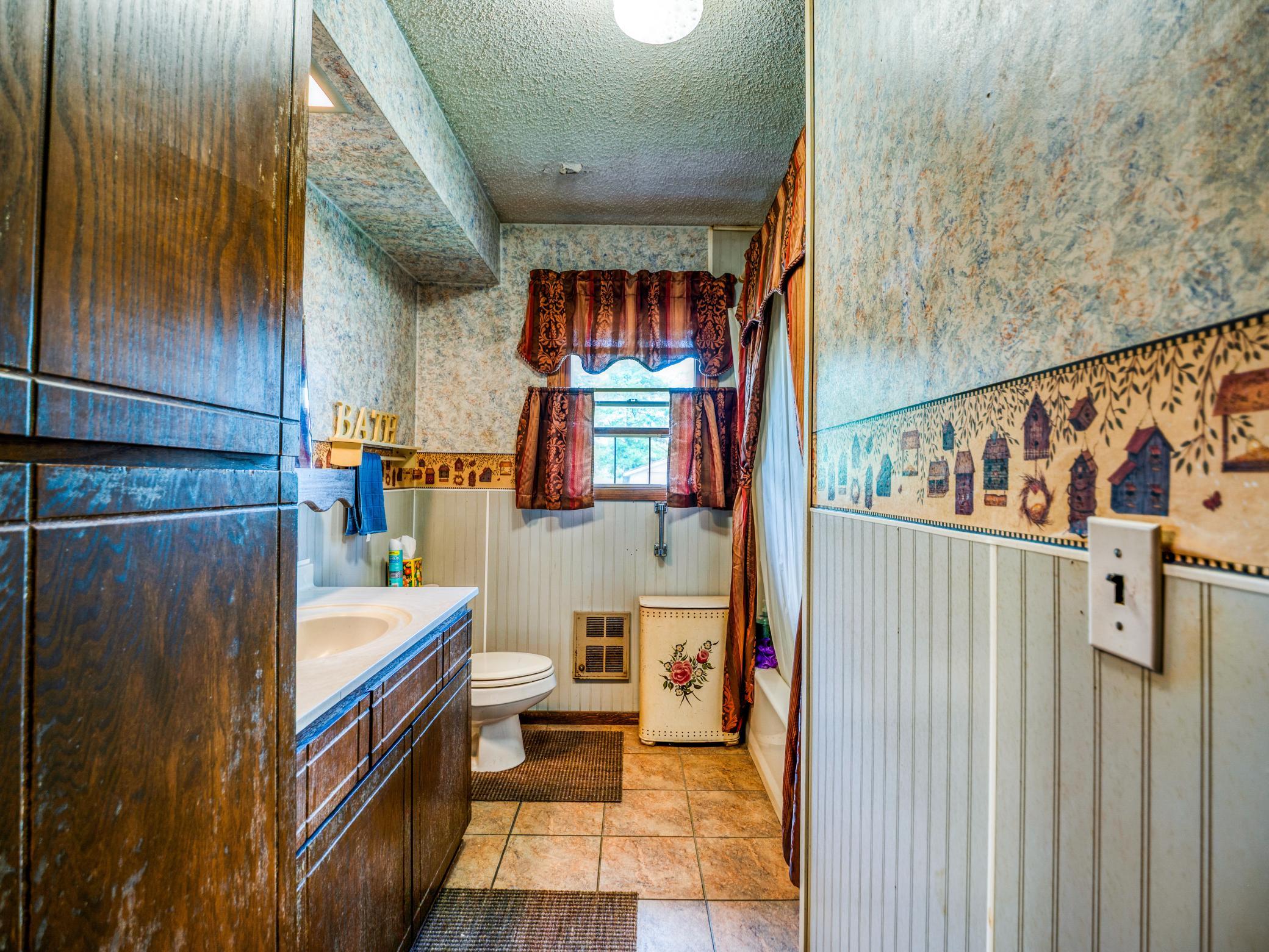 1977 single family home for sale at 50768 279th Avenue in Bemidji, MN — 4 bed, 2 bath (photo 19 of 44)