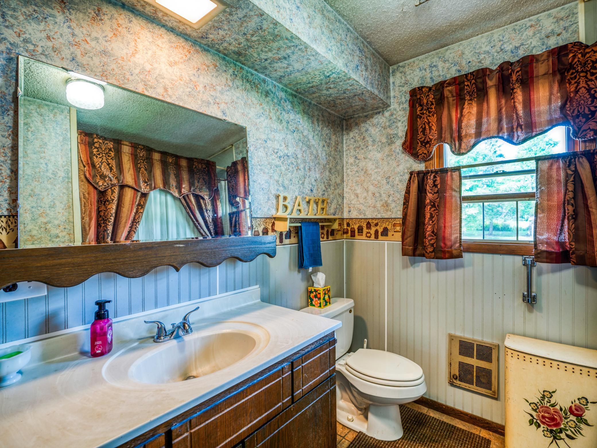 1977 single family home for sale at 50768 279th Avenue in Bemidji, MN — 4 bed, 2 bath (photo 20 of 44)