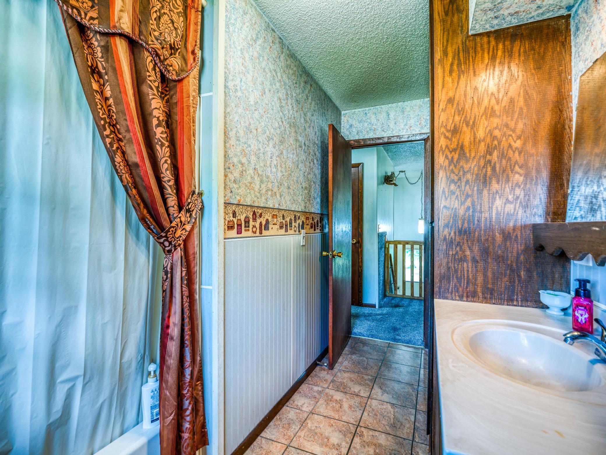 1977 single family home for sale at 50768 279th Avenue in Bemidji, MN — 4 bed, 2 bath (photo 21 of 44)