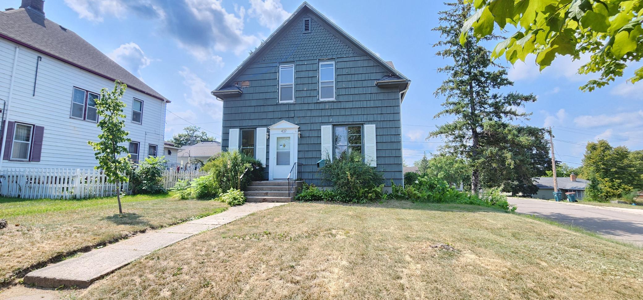 1902 single family home for sale at 437 7th Street NE in Staples, MN — 3 bed, 2 bath (photo 2 of 17)