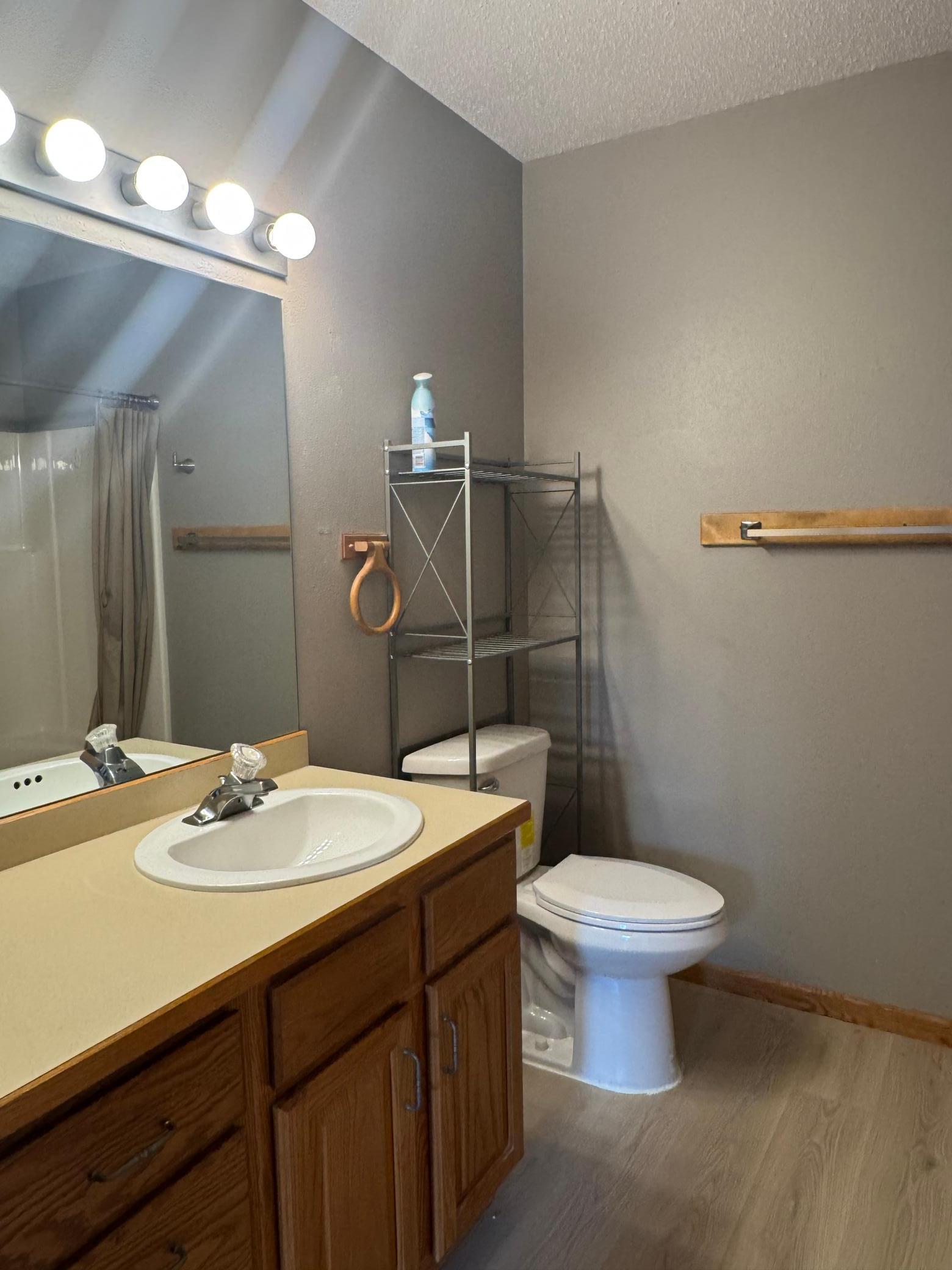 1997 home for sale at 300 Roosevelt Road SW, Unit #12 in Bemidji, MN — 2 bed, 2 bath (photo 20 of 41)