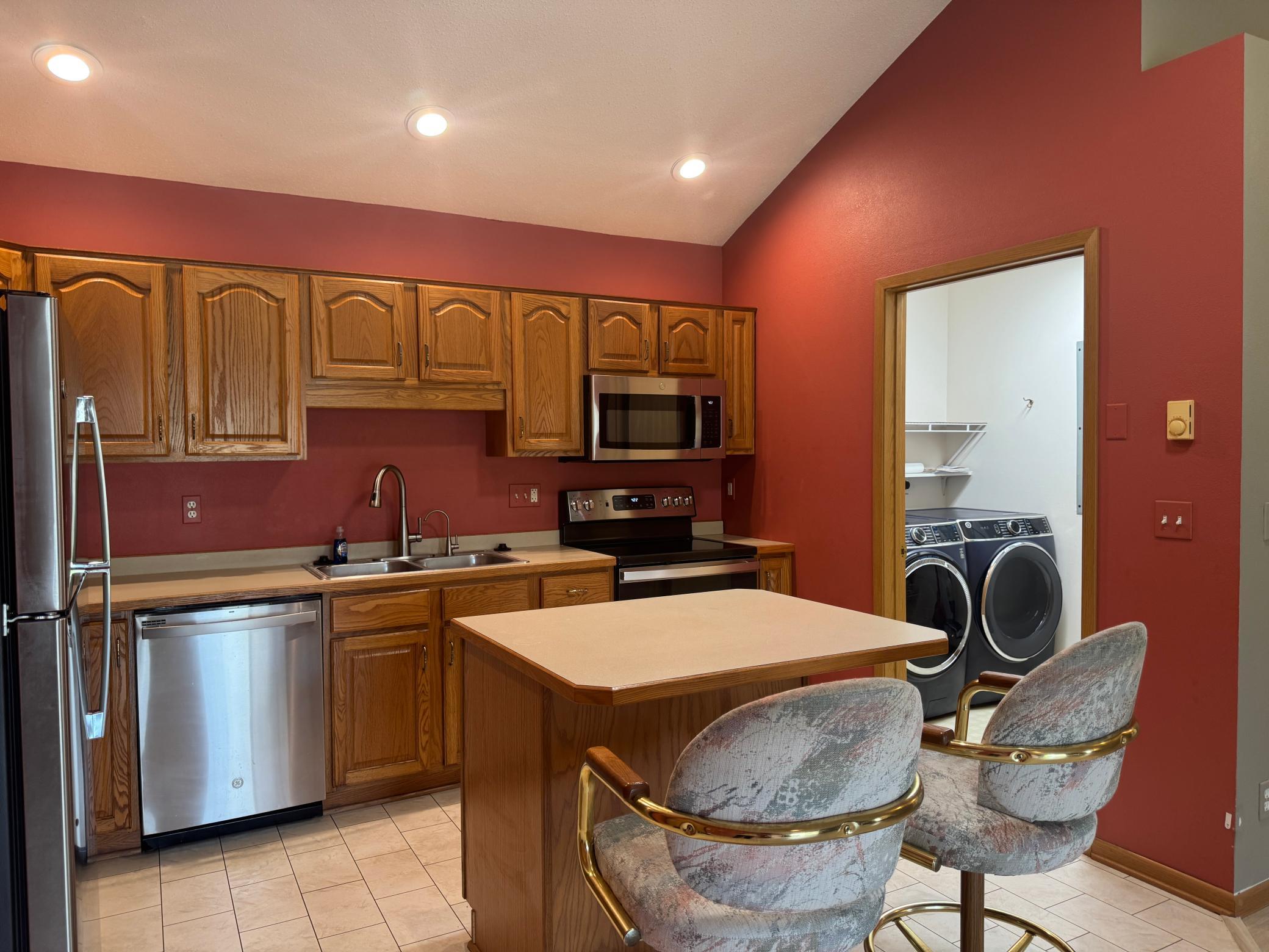 1997 home for sale at 300 Roosevelt Road SW, Unit #12 in Bemidji, MN — 2 bed, 2 bath (photo 5 of 41)