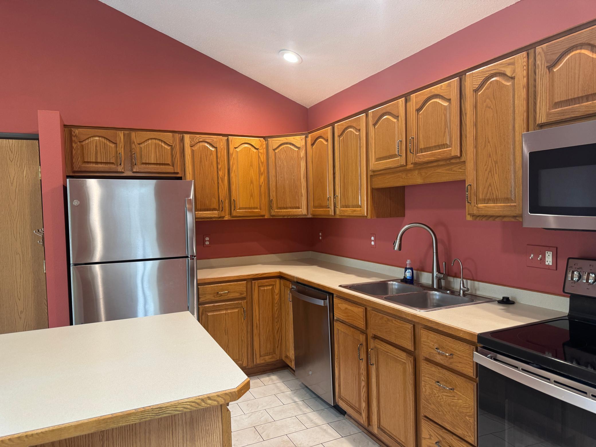 1997 home for sale at 300 Roosevelt Road SW, Unit #12 in Bemidji, MN — 2 bed, 2 bath (photo 7 of 41)