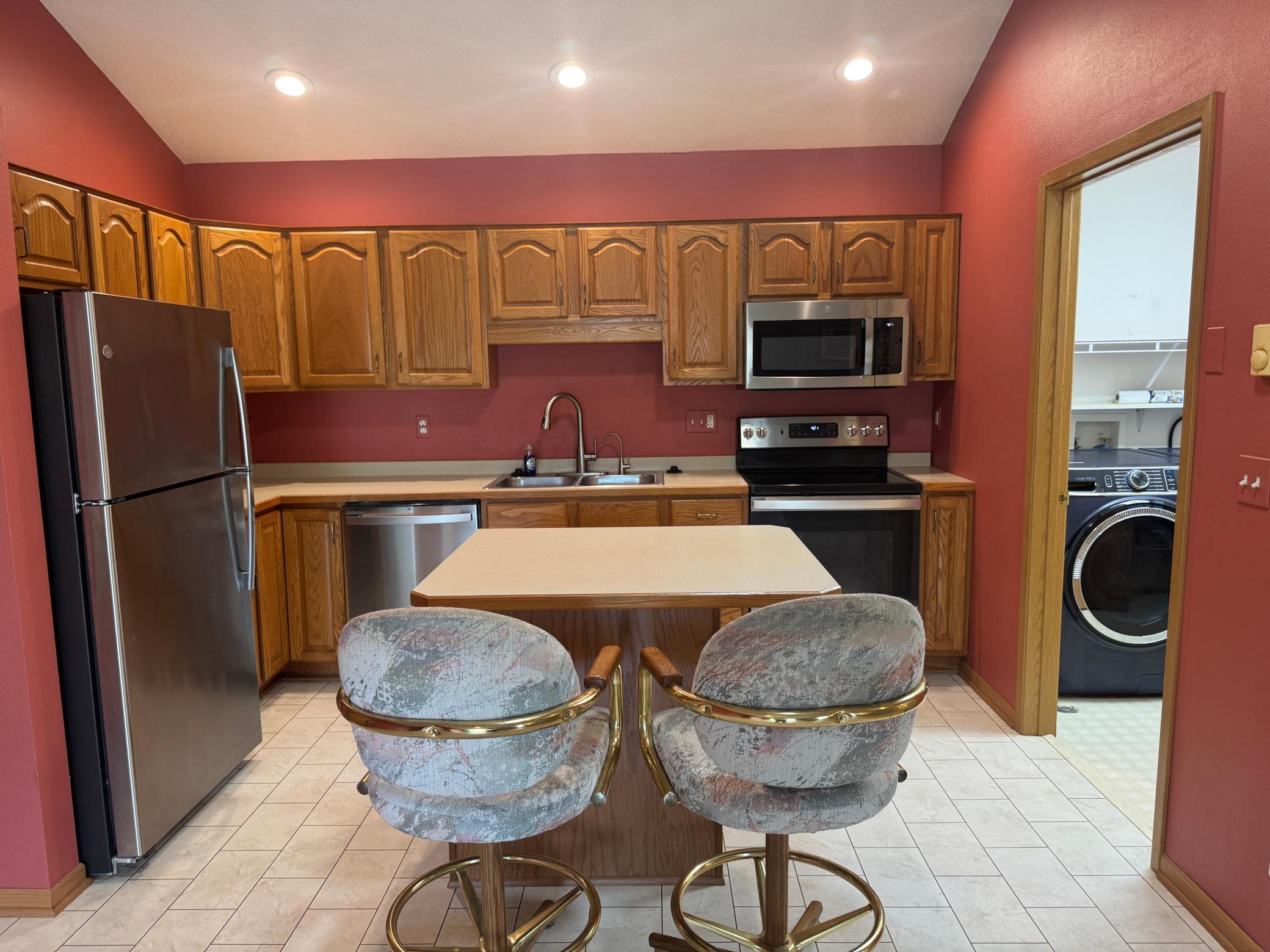 1997 home for sale at 300 Roosevelt Road SW, Unit #12 in Bemidji, MN — 2 bed, 2 bath (photo 8 of 41)