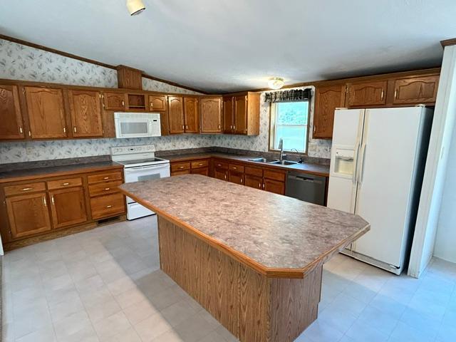 1999 single family home for sale at 34364 Musky Drive in Laporte, MN — 3 bed, 2 bath (photo 3 of 9)