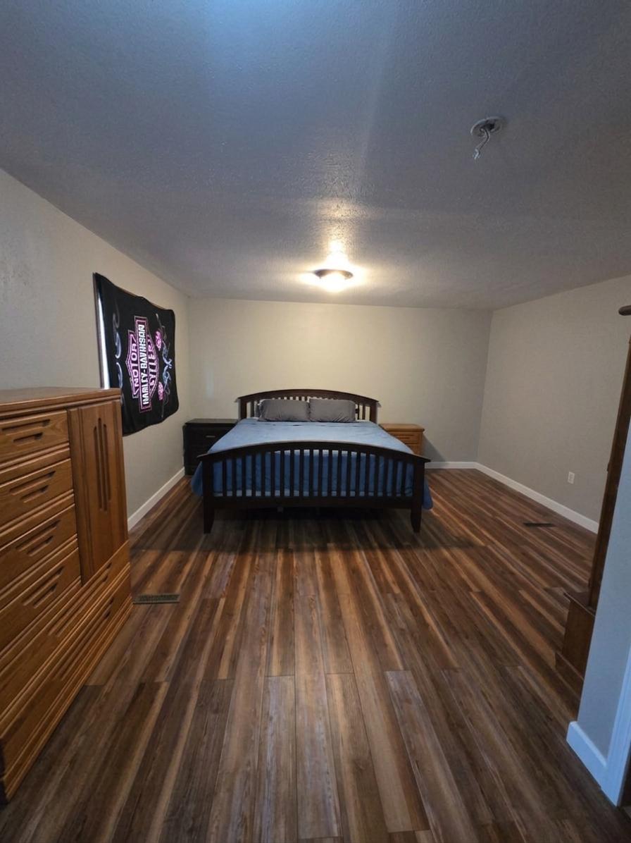 1982 single family home for sale at 121 & 407 4th & 2nd Street Avenue in Milnor, ND — 4 bed, 2 bath (photo 13 of 22)