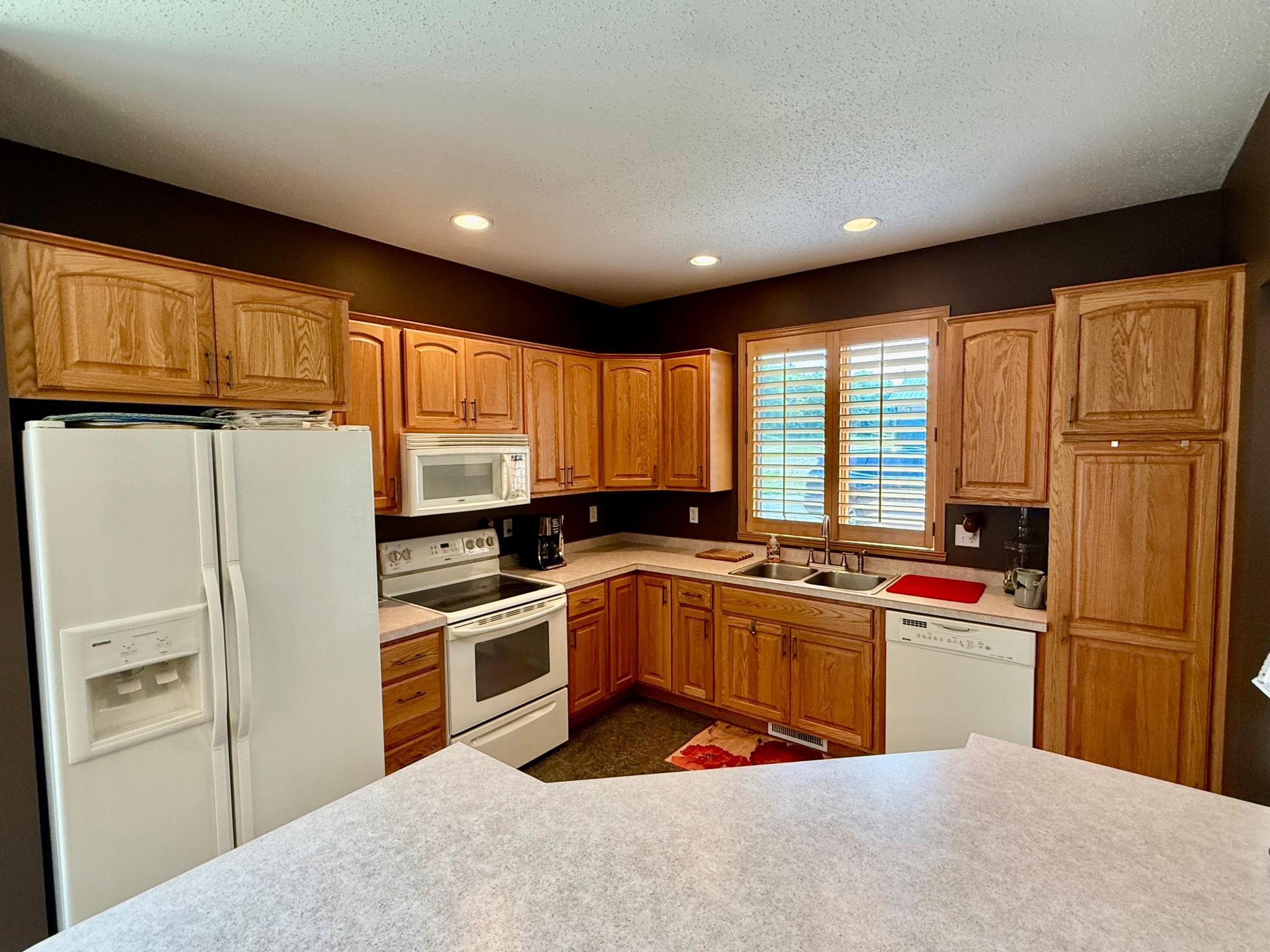 2003 twin home for sale at 1832 Nodaway Drive in Detroit Lakes, MN — 3 bed, 3 bath (photo 11 of 51)