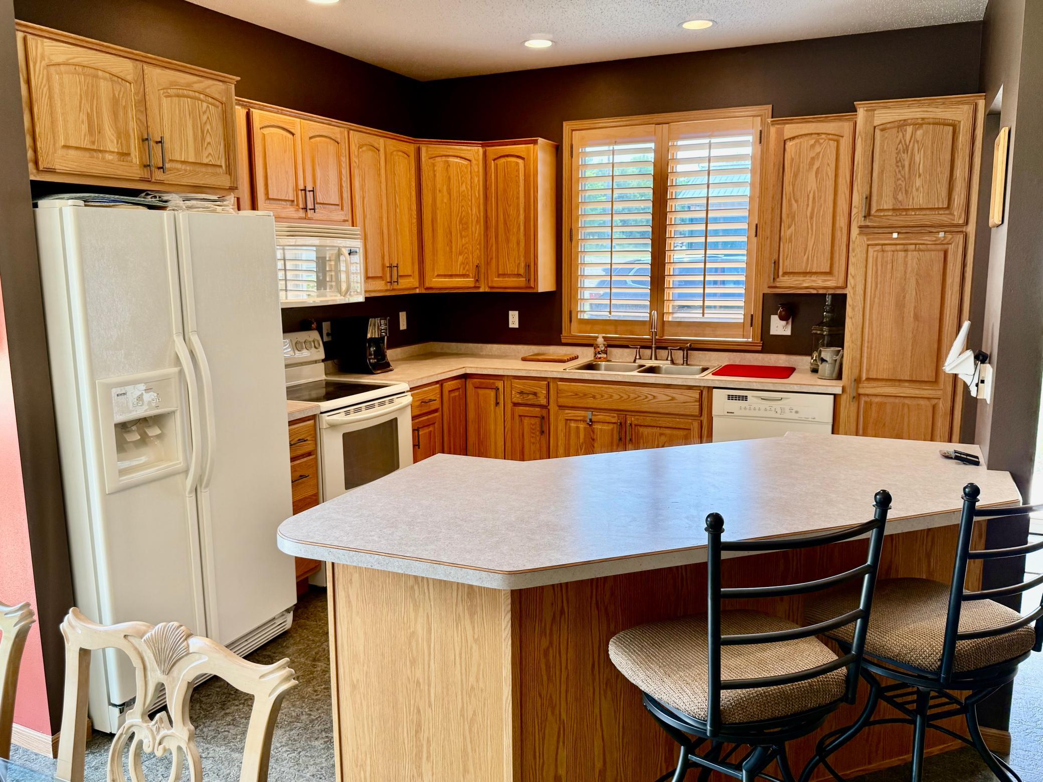 2003 twin home for sale at 1832 Nodaway Drive in Detroit Lakes, MN — 3 bed, 3 bath (photo 7 of 51)