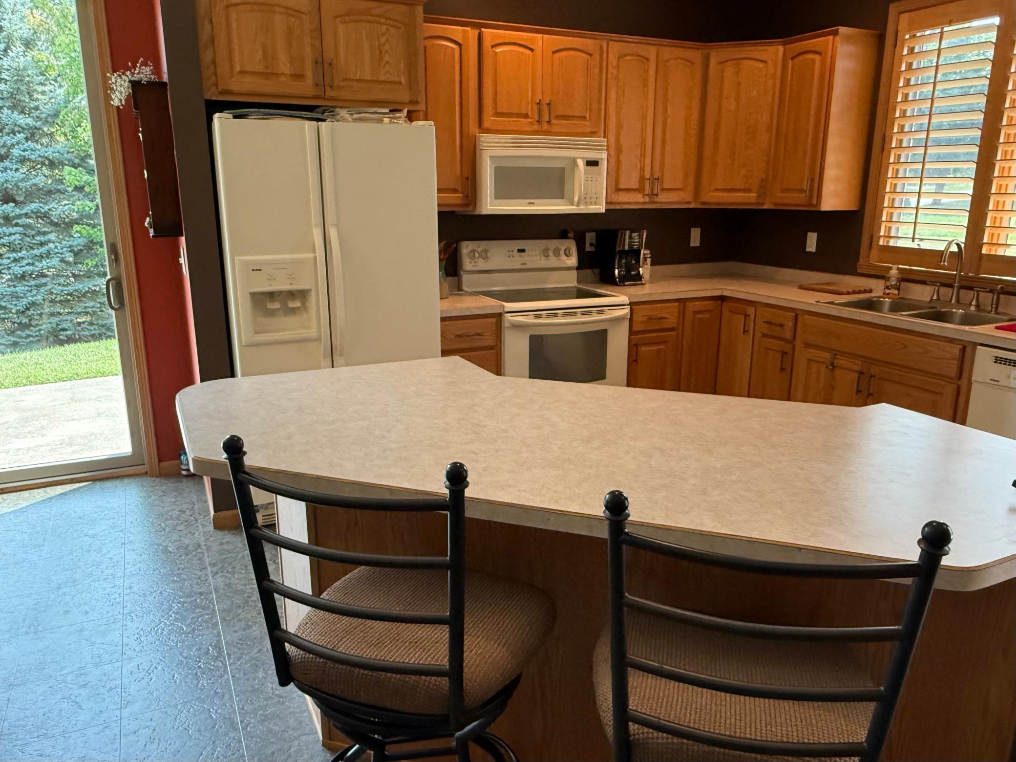 2003 twin home for sale at 1832 Nodaway Drive in Detroit Lakes, MN — 3 bed, 3 bath (photo 8 of 51)