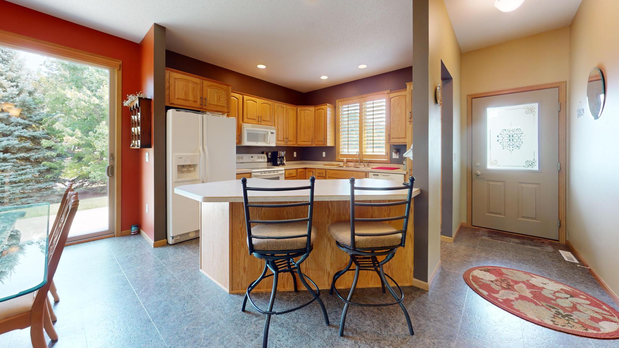 2003 twin home for sale at 1832 Nodaway Drive in Detroit Lakes, MN — 3 bed, 3 bath (photo 9 of 51)