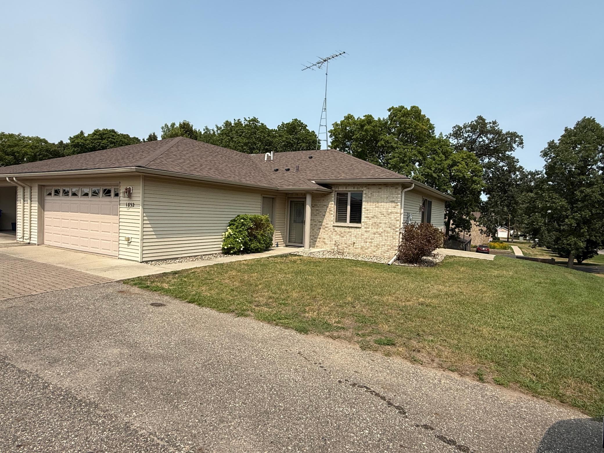 2003 twin home for sale at 1832 Nodaway Drive in Detroit Lakes, MN — 3 bed, 3 bath