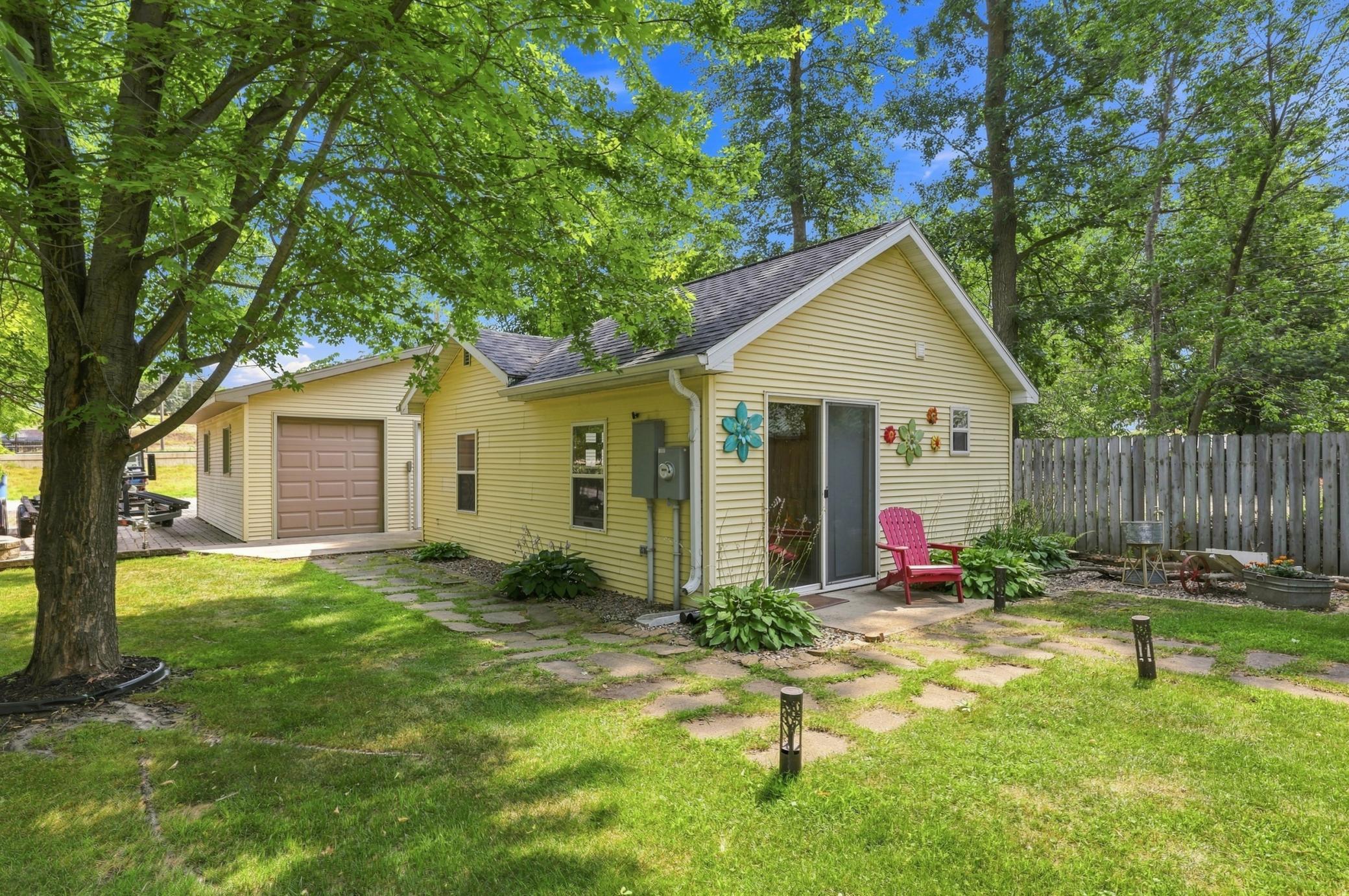 1936 single family home for sale at 1244 E Shore Drive in Detroit Lakes, MN — 3 bed, 3 bath (photo 25 of 45)