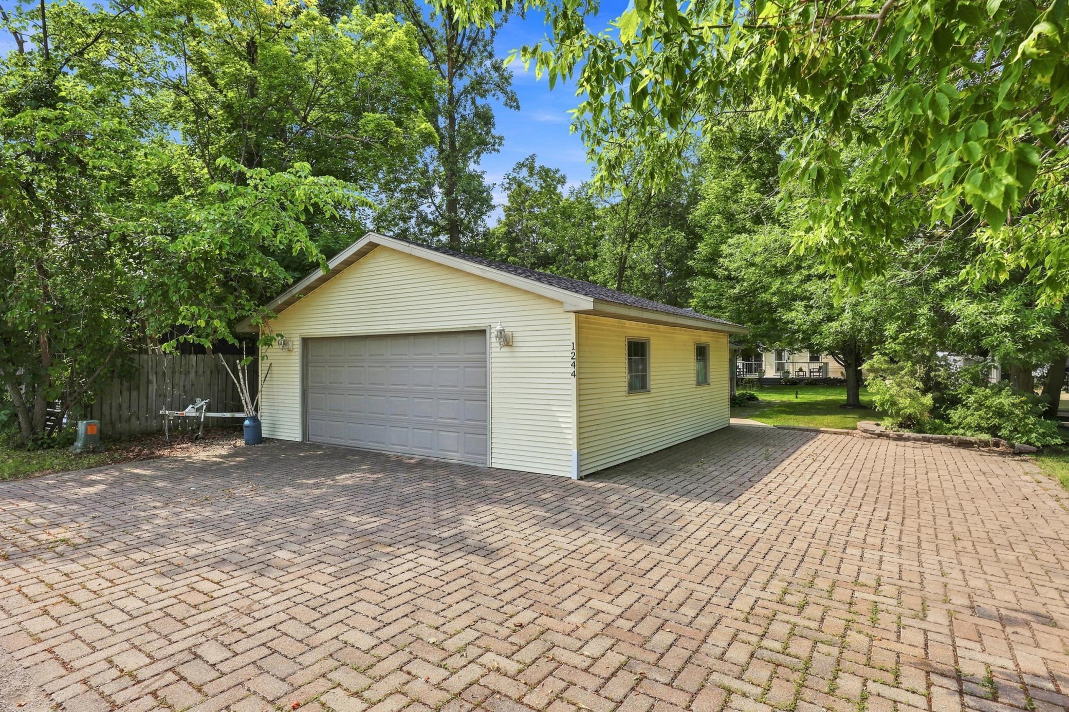 1936 single family home for sale at 1244 E Shore Drive in Detroit Lakes, MN — 3 bed, 3 bath (photo 39 of 45)