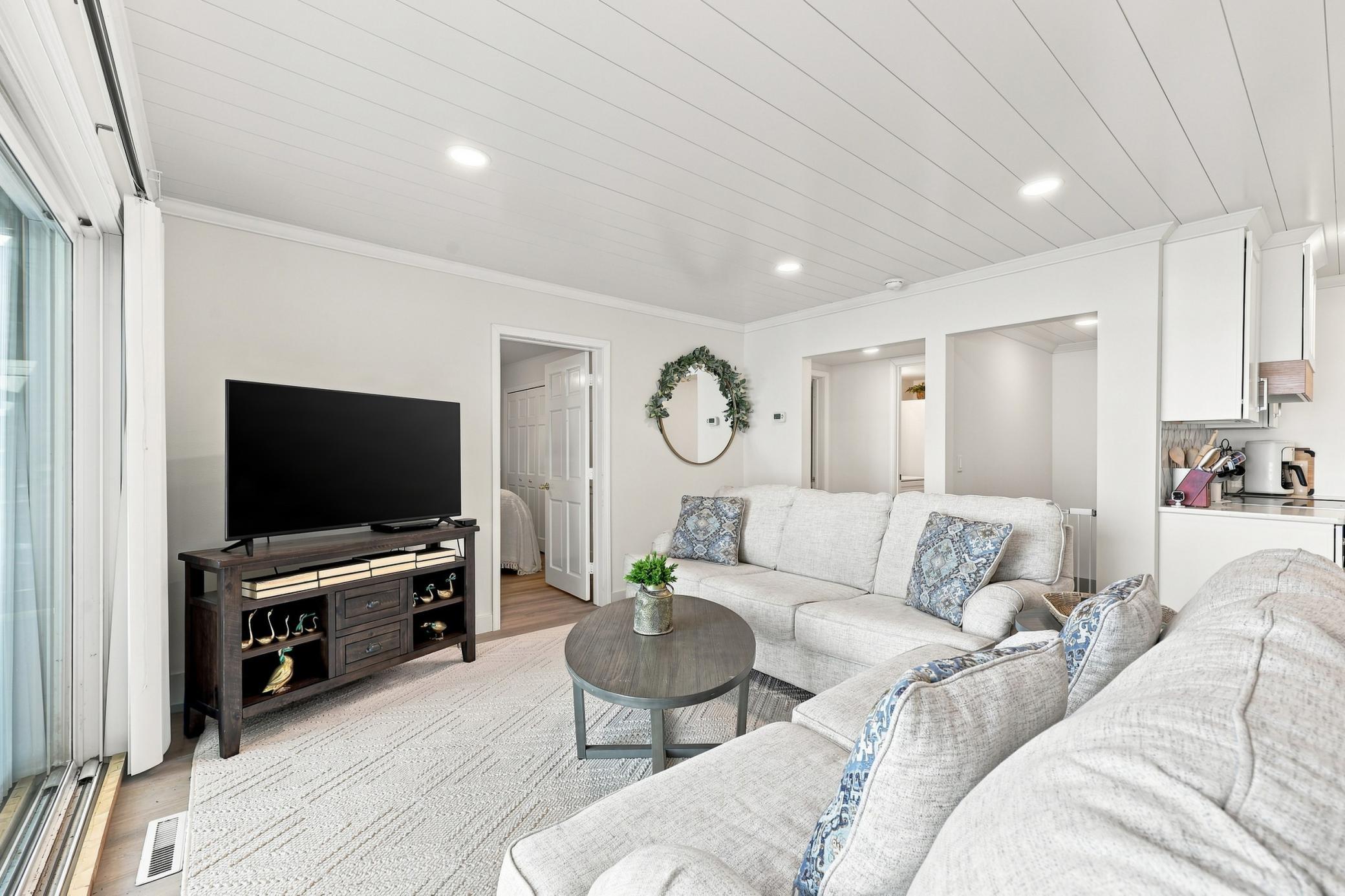 1936 single family home for sale at 1244 E Shore Drive in Detroit Lakes, MN — 3 bed, 3 bath (photo 9 of 45)