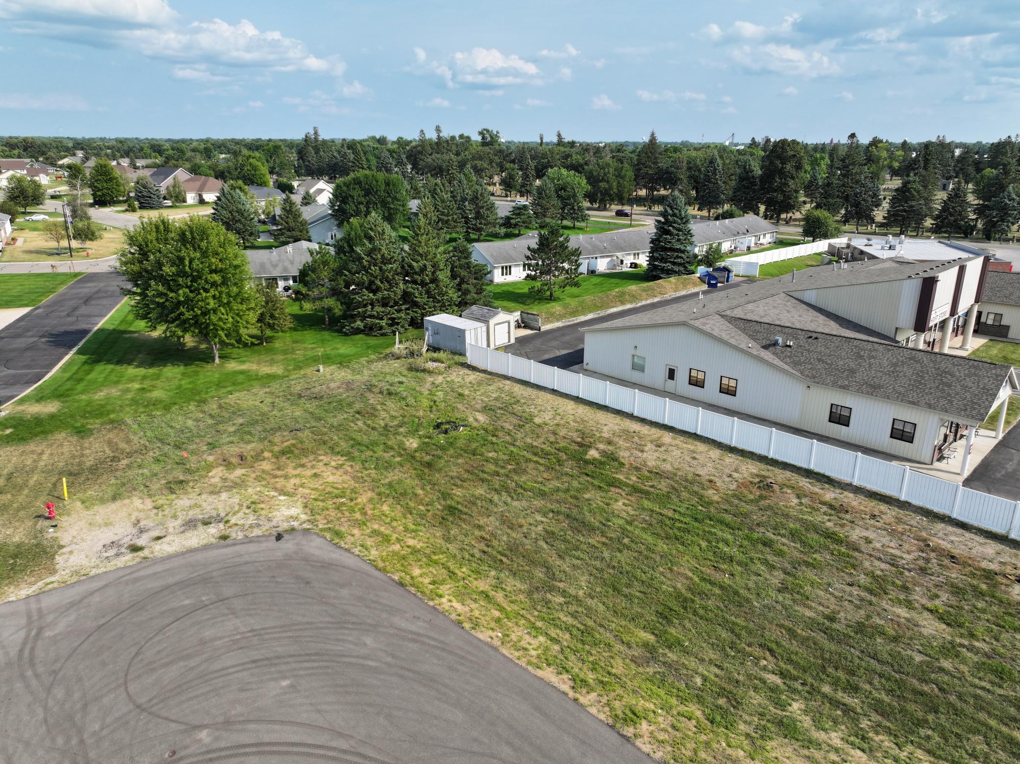 land for sale at 682-684 Voyager Drive in Alexandria, MN