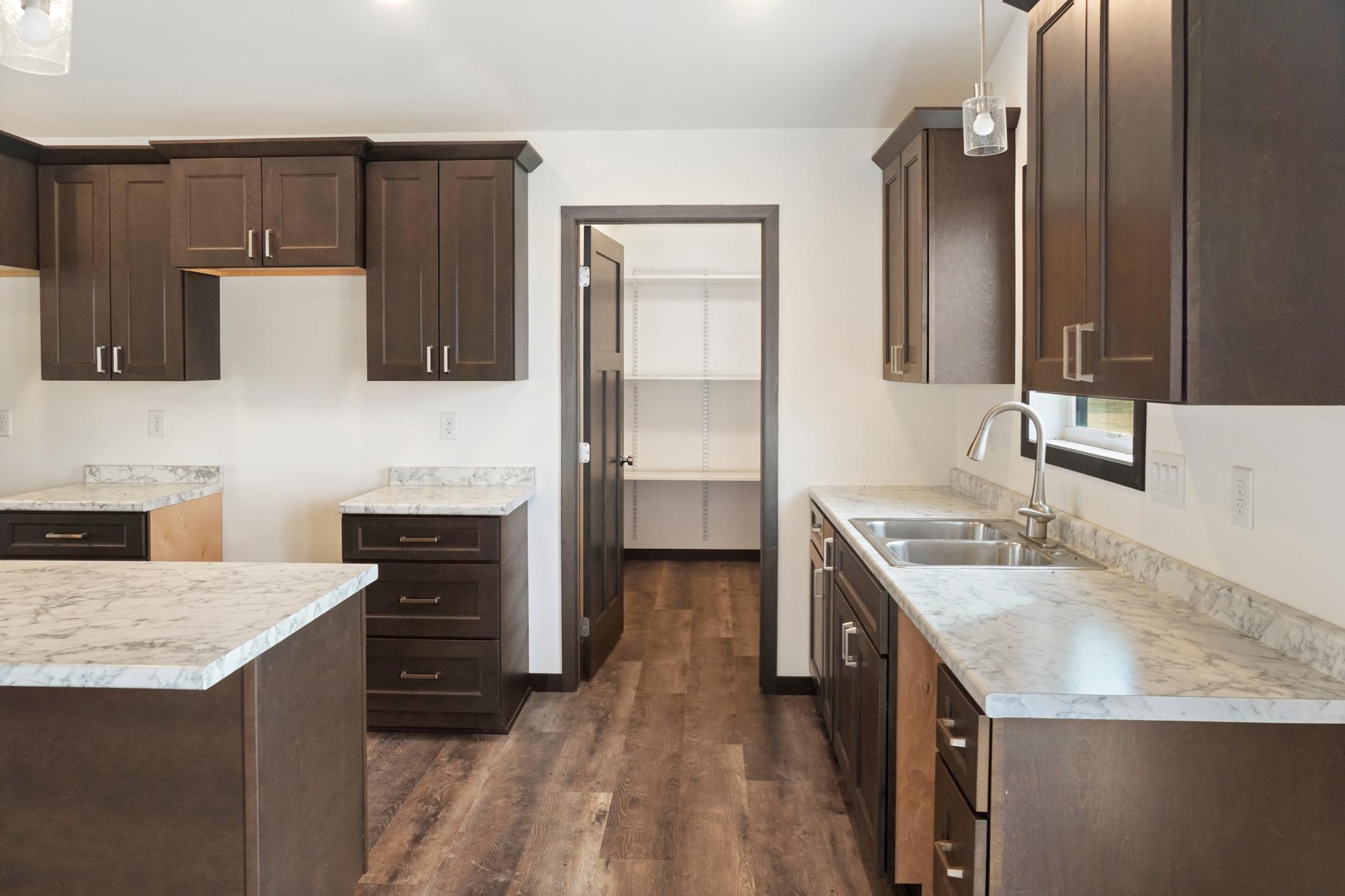 208 4th st NW, Gwinner ND 58040 - Photo 11 of 31