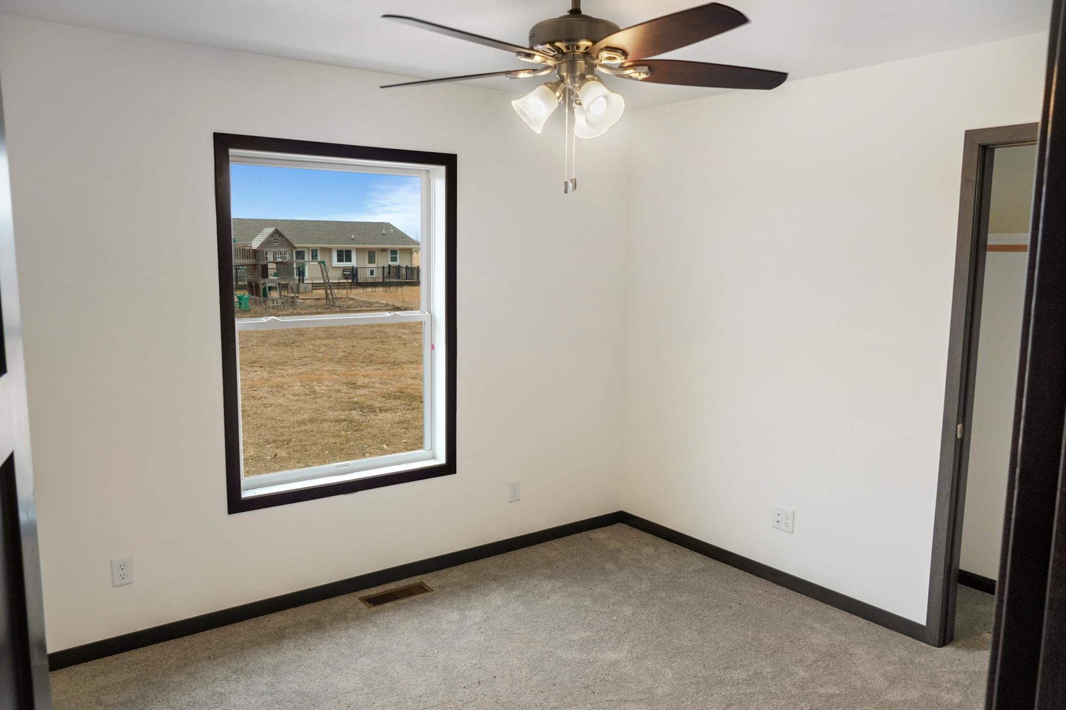 208 4th st NW, Gwinner ND 58040 - Photo 16 of 31