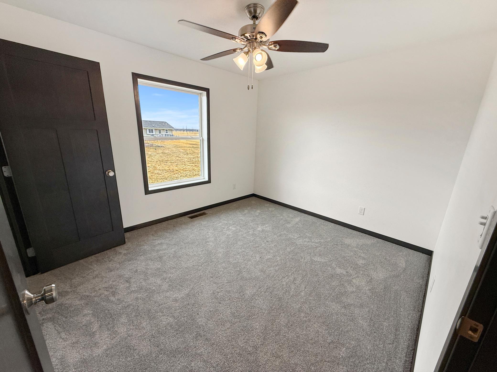 208 4th st NW, Gwinner ND 58040 - Photo 18 of 31