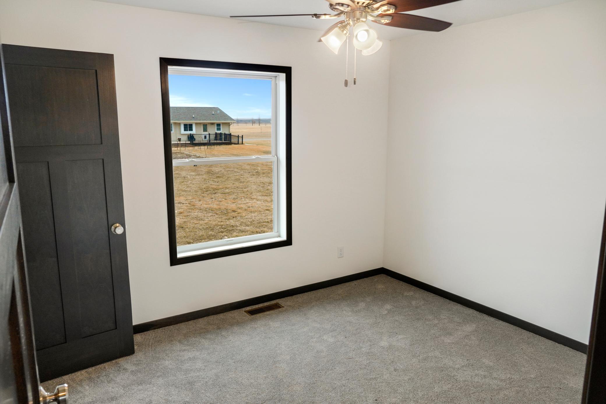 208 4th st NW, Gwinner ND 58040 - Photo 20 of 31