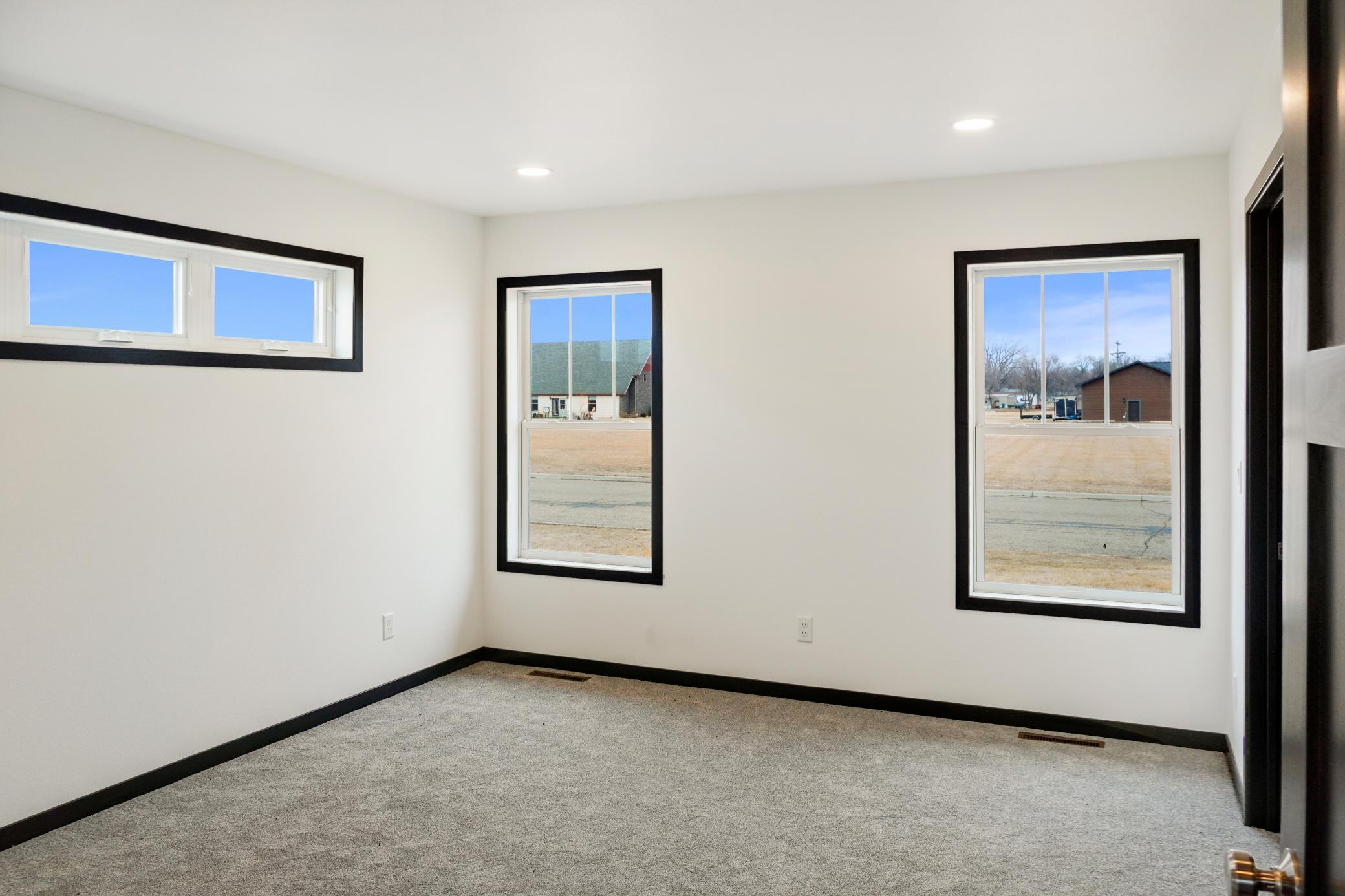208 4th st NW, Gwinner ND 58040 - Photo 21 of 31