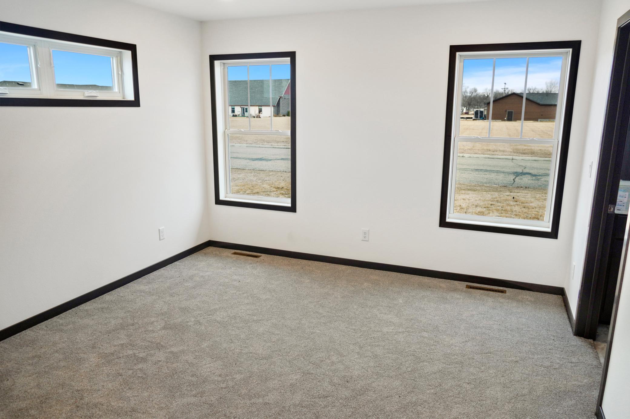 208 4th st NW, Gwinner ND 58040 - Photo 22 of 31