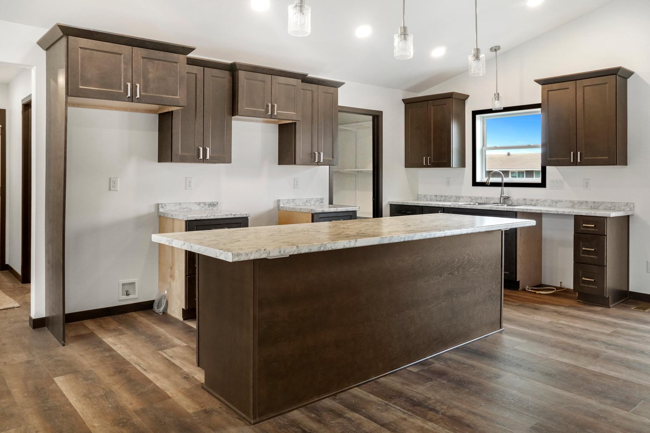 208 4th st NW, Gwinner ND 58040 - Photo 9 of 31