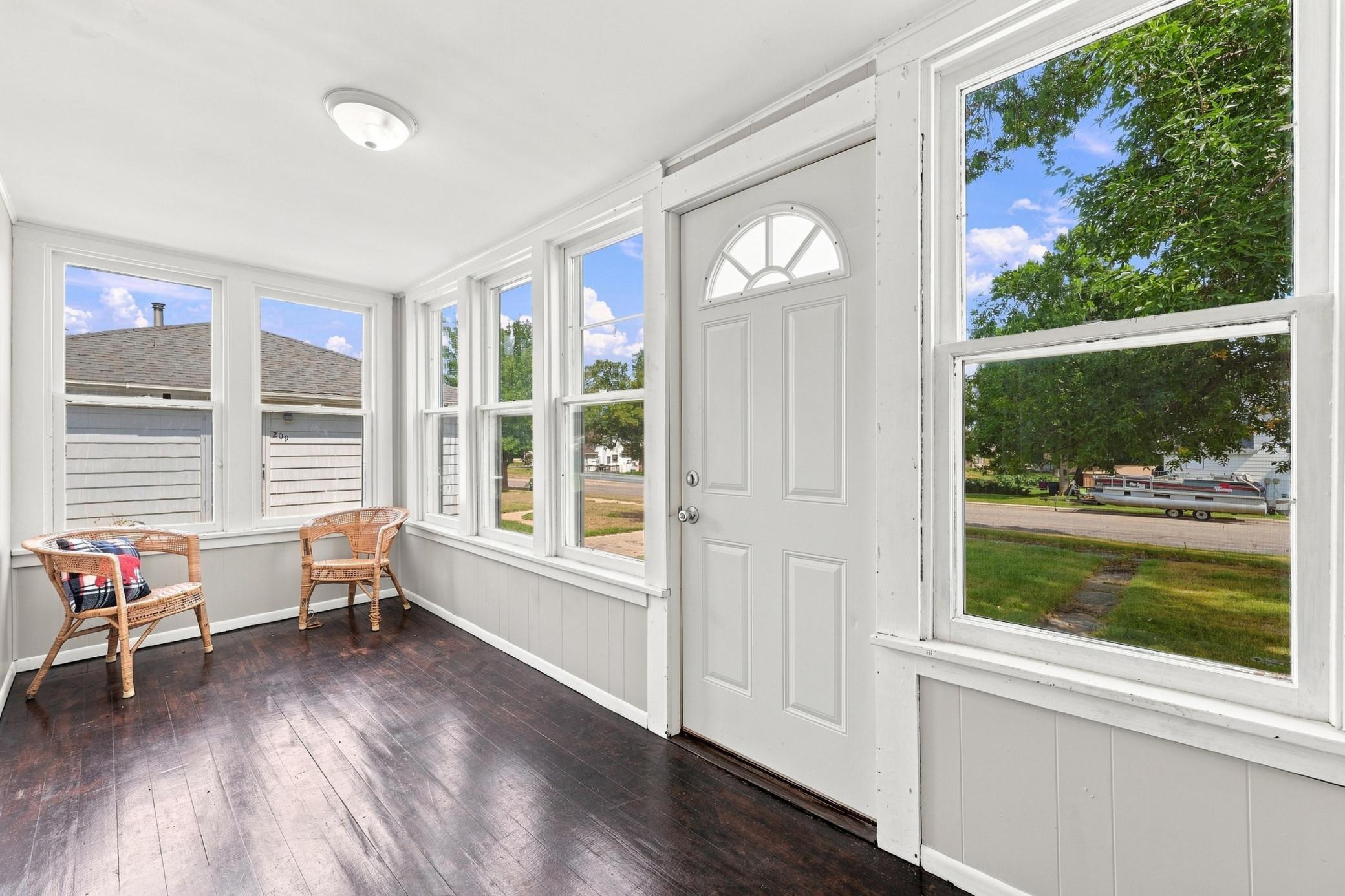 1900 single family home for sale at 802 Hobart Street in Hawley, MN — 4 bed, 2 bath (photo 14 of 36)