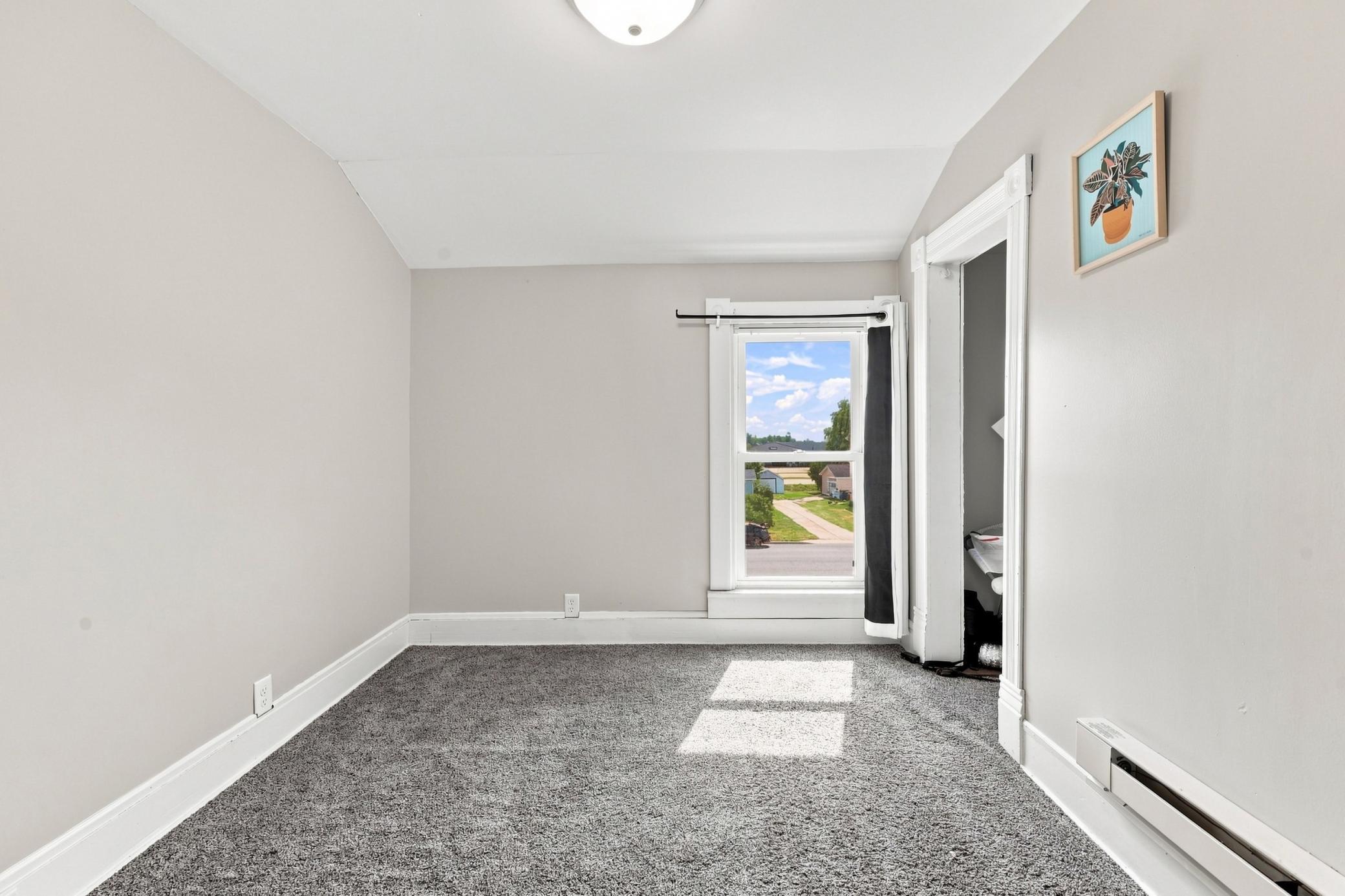 1900 single family home for sale at 802 Hobart Street in Hawley, MN — 4 bed, 2 bath (photo 21 of 36)