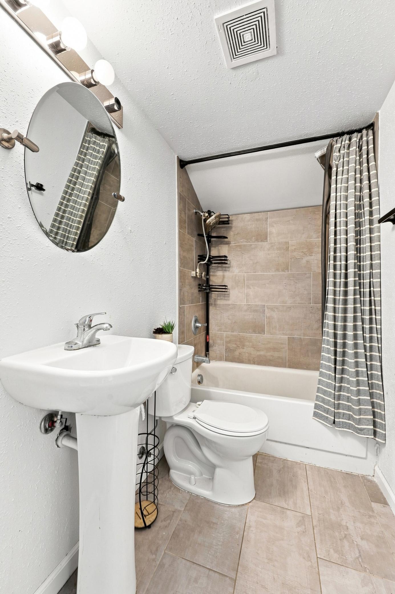 1900 single family home for sale at 802 Hobart Street in Hawley, MN — 4 bed, 2 bath (photo 26 of 36)