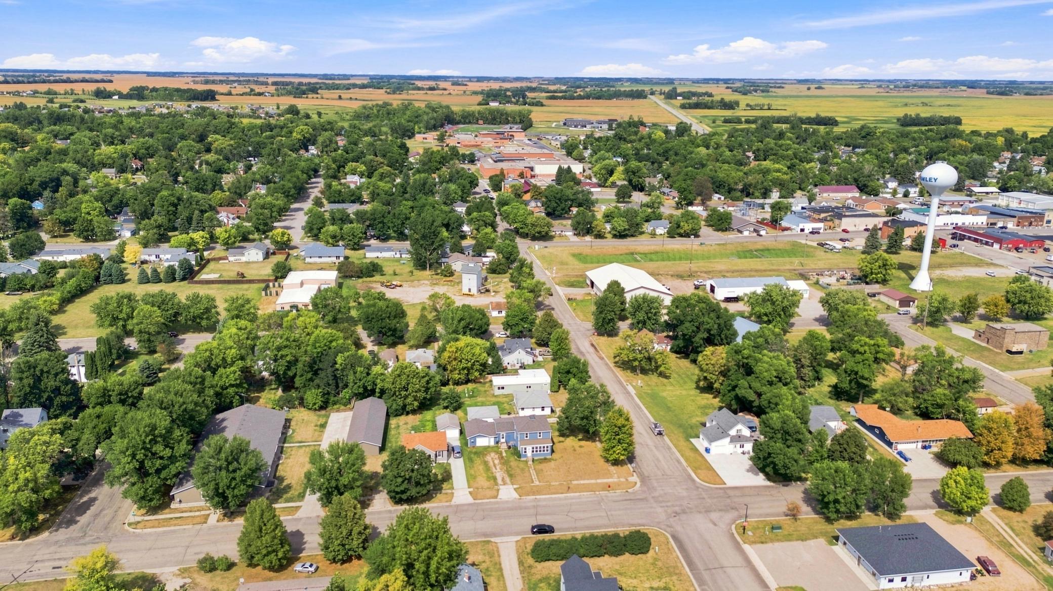 1900 single family home for sale at 802 Hobart Street in Hawley, MN — 4 bed, 2 bath (photo 31 of 36)