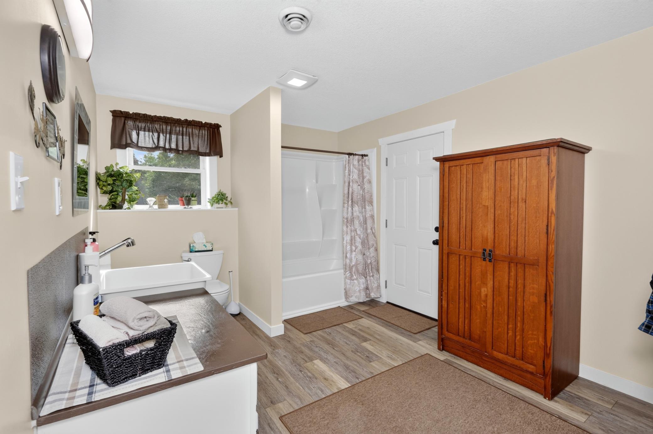 1900 single family home for sale at 32900 Wabana Road in Grand Rapids, MN — 3 bed, 3 bath (photo 6 of 29)