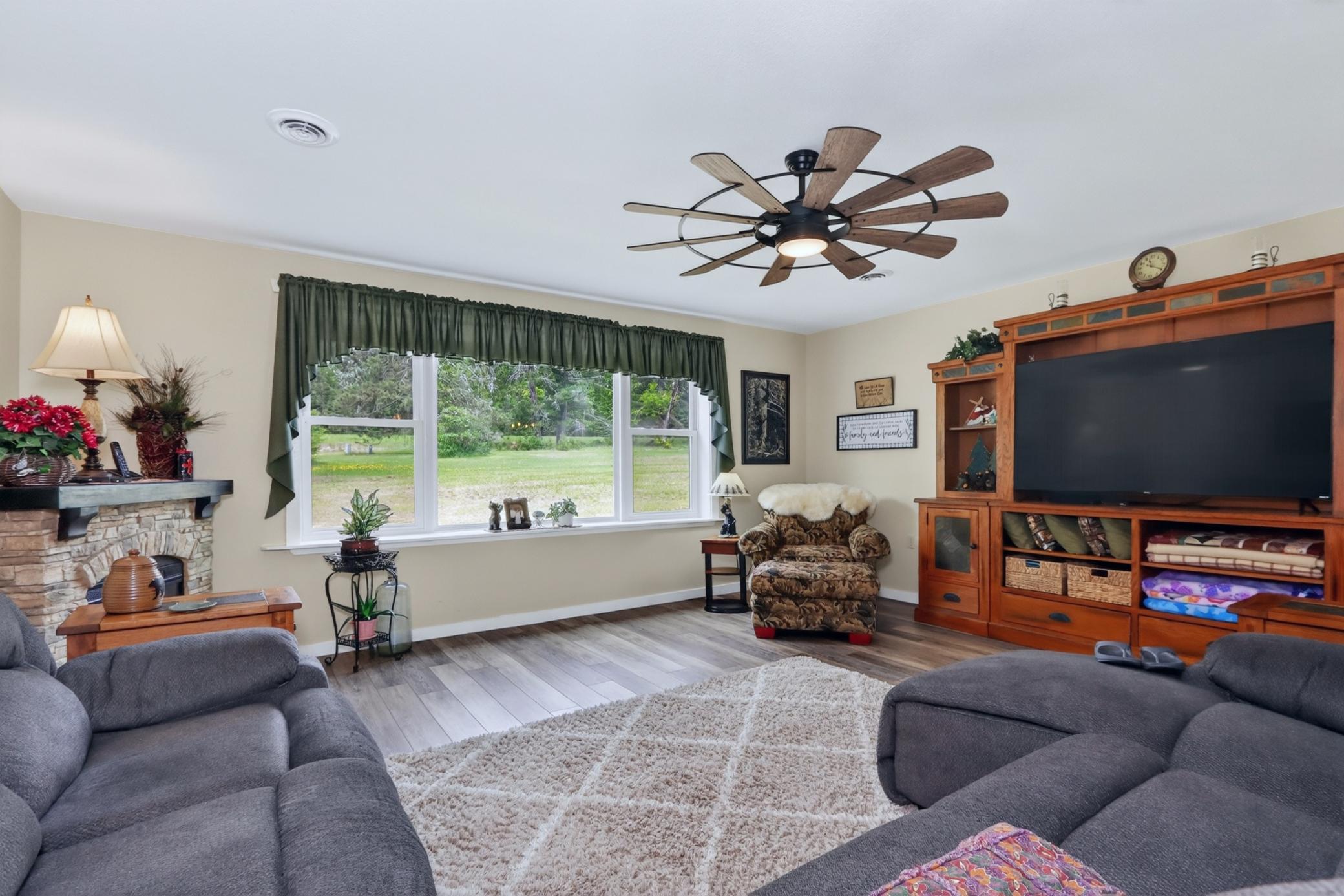 1900 single family home for sale at 32900 Wabana Road in Grand Rapids, MN — 3 bed, 3 bath (photo 7 of 29)