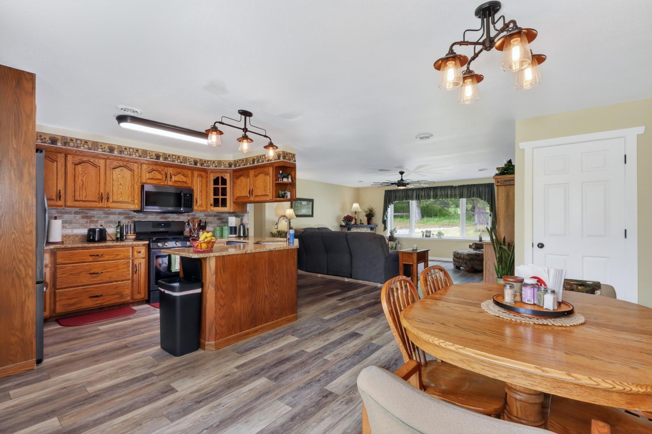 1900 single family home for sale at 32900 Wabana Road in Grand Rapids, MN — 3 bed, 3 bath (photo 10 of 29)