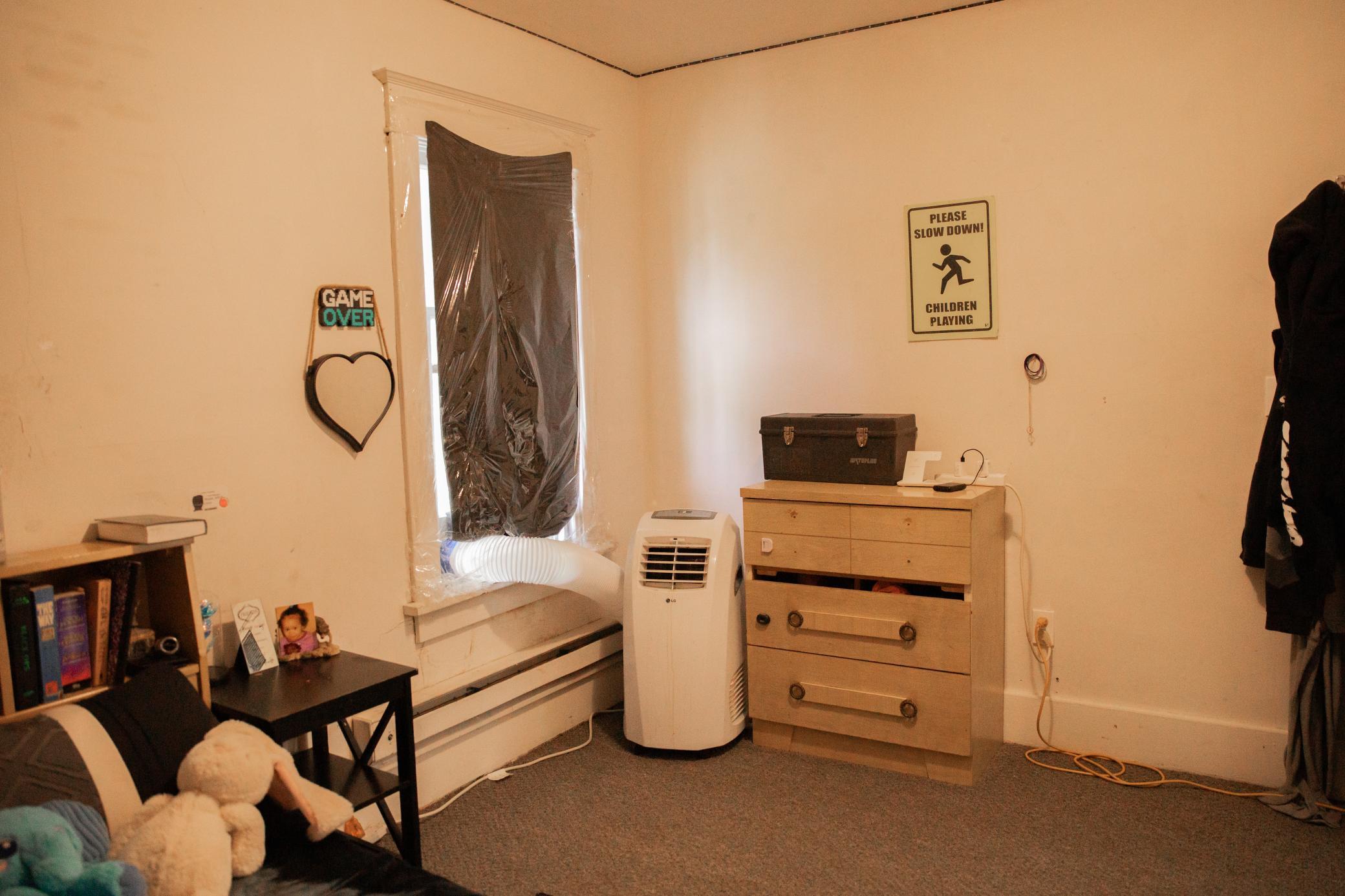 1924 single family home for sale at 203 S Main Street in Gwinner, ND — 3 bed, 2 bath (photo 22 of 37)