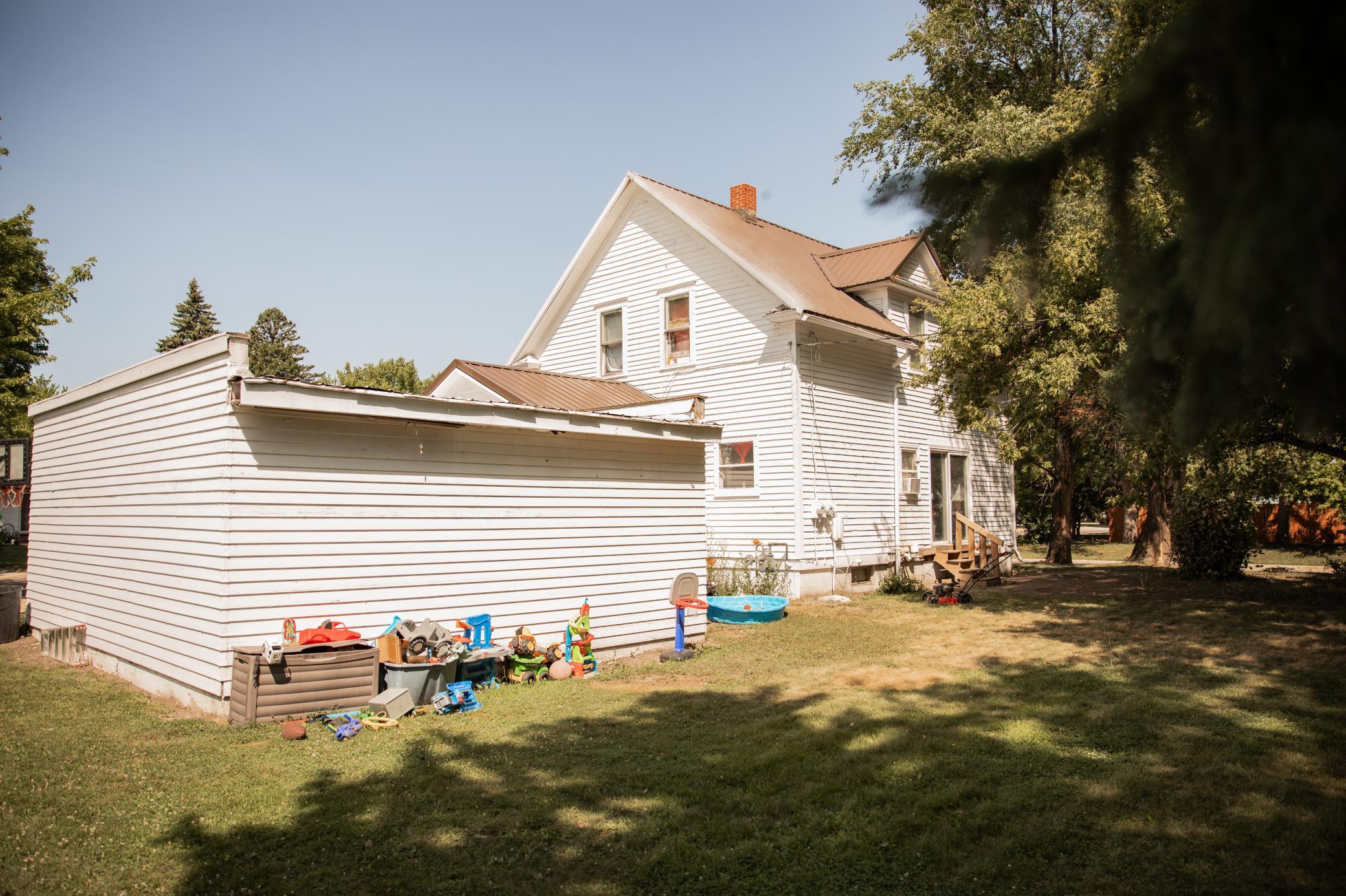 1924 single family home for sale at 203 S Main Street in Gwinner, ND — 3 bed, 2 bath (photo 32 of 37)