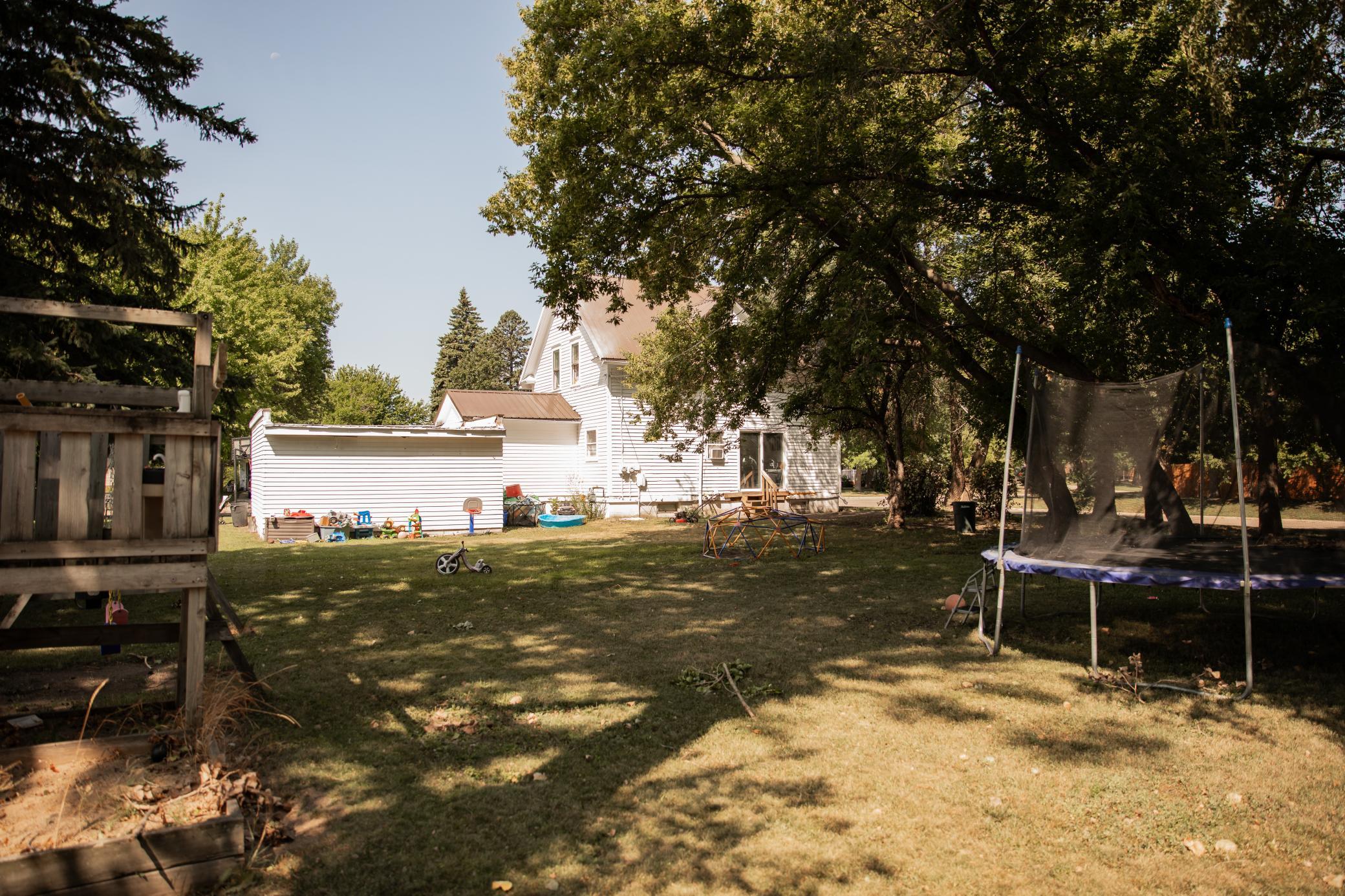 1924 single family home for sale at 203 S Main Street in Gwinner, ND — 3 bed, 2 bath (photo 33 of 37)