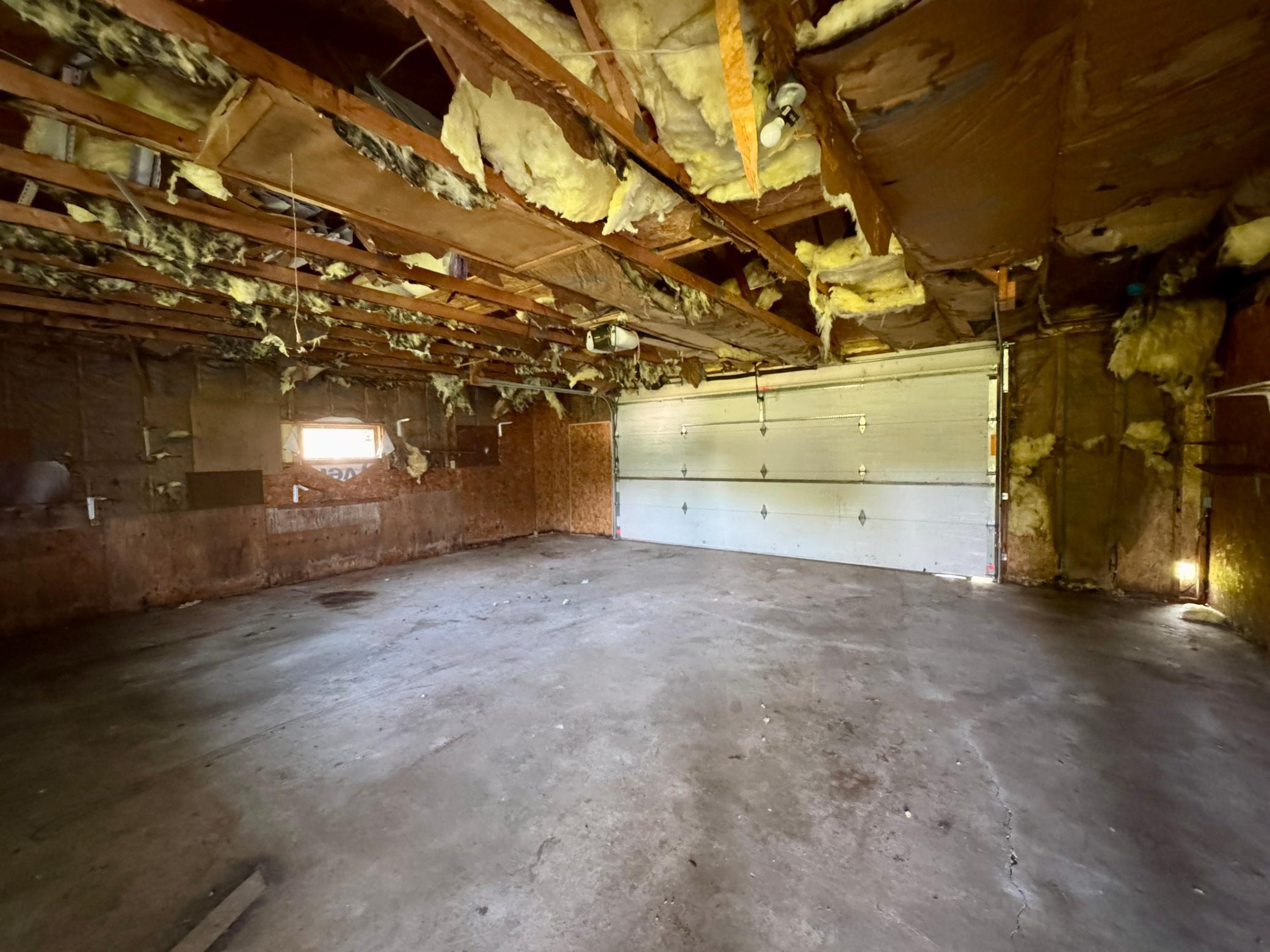 1987 single family home for sale at 233 Oak Road in Warroad, MN — 3 bed, 2 bath (photo 11 of 11)