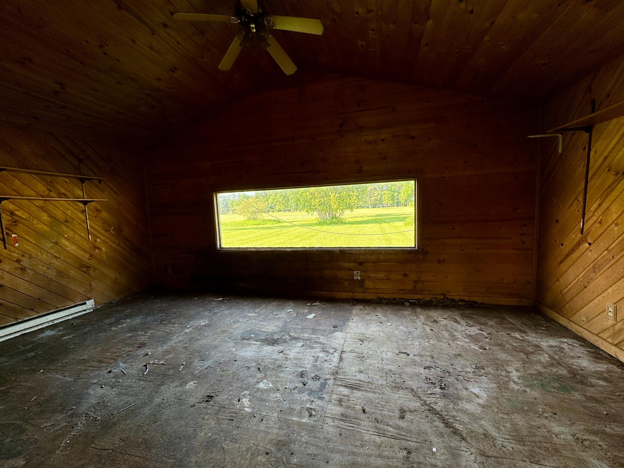 1987 single family home for sale at 233 Oak Road in Warroad, MN — 3 bed, 2 bath (photo 9 of 11)