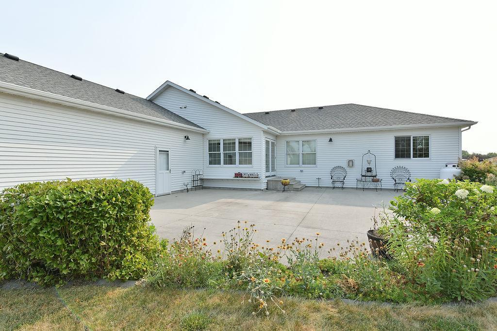 520 2nd Avenue S, Kindred ND 58051 - Photo 4 of 52