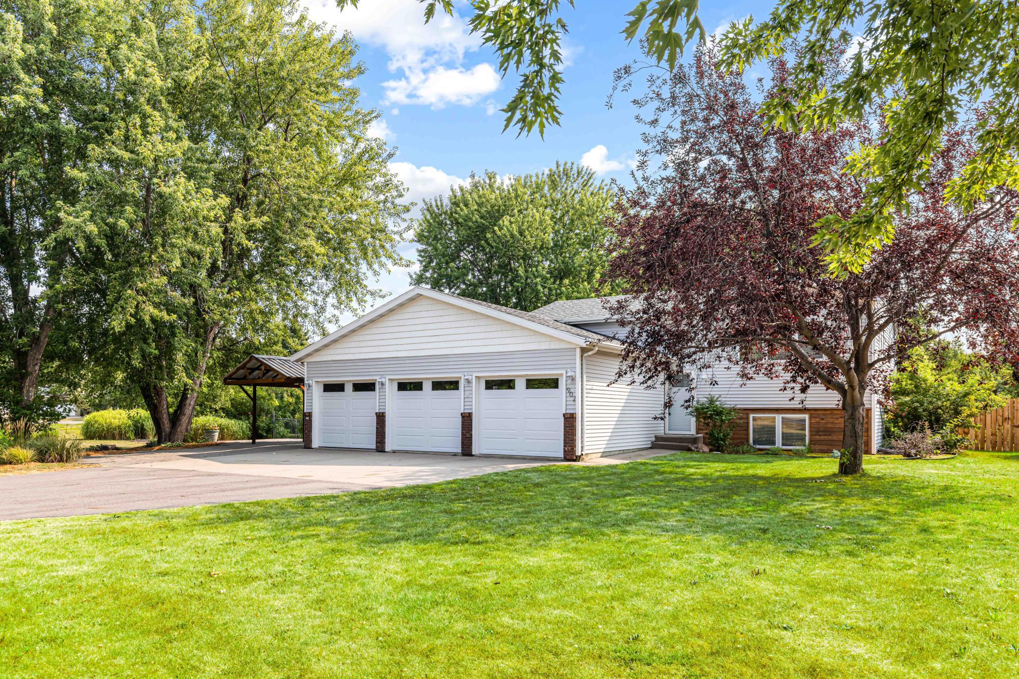 902 76th Avenue S, Fargo ND 58104 - Photo 4 of 57