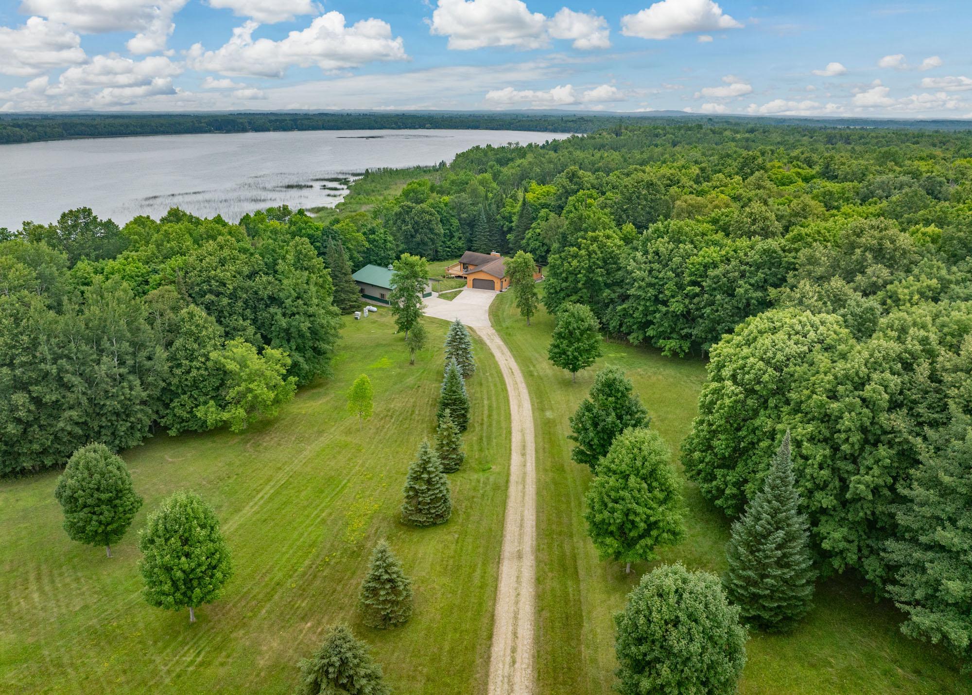 2006 single family home for sale at 46726 County Road 133 in Deer River, MN — 4 bed, 4 bath (photo 5 of 50)