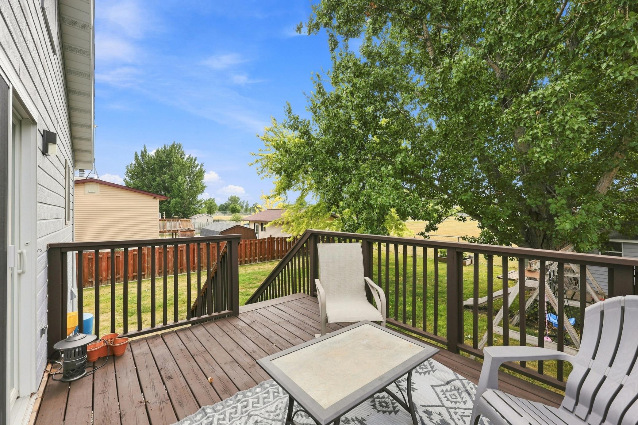 1985 single family home for sale at 408 19th Street E in West Fargo, ND — 4 bed, 2 bath (photo 19 of 25)