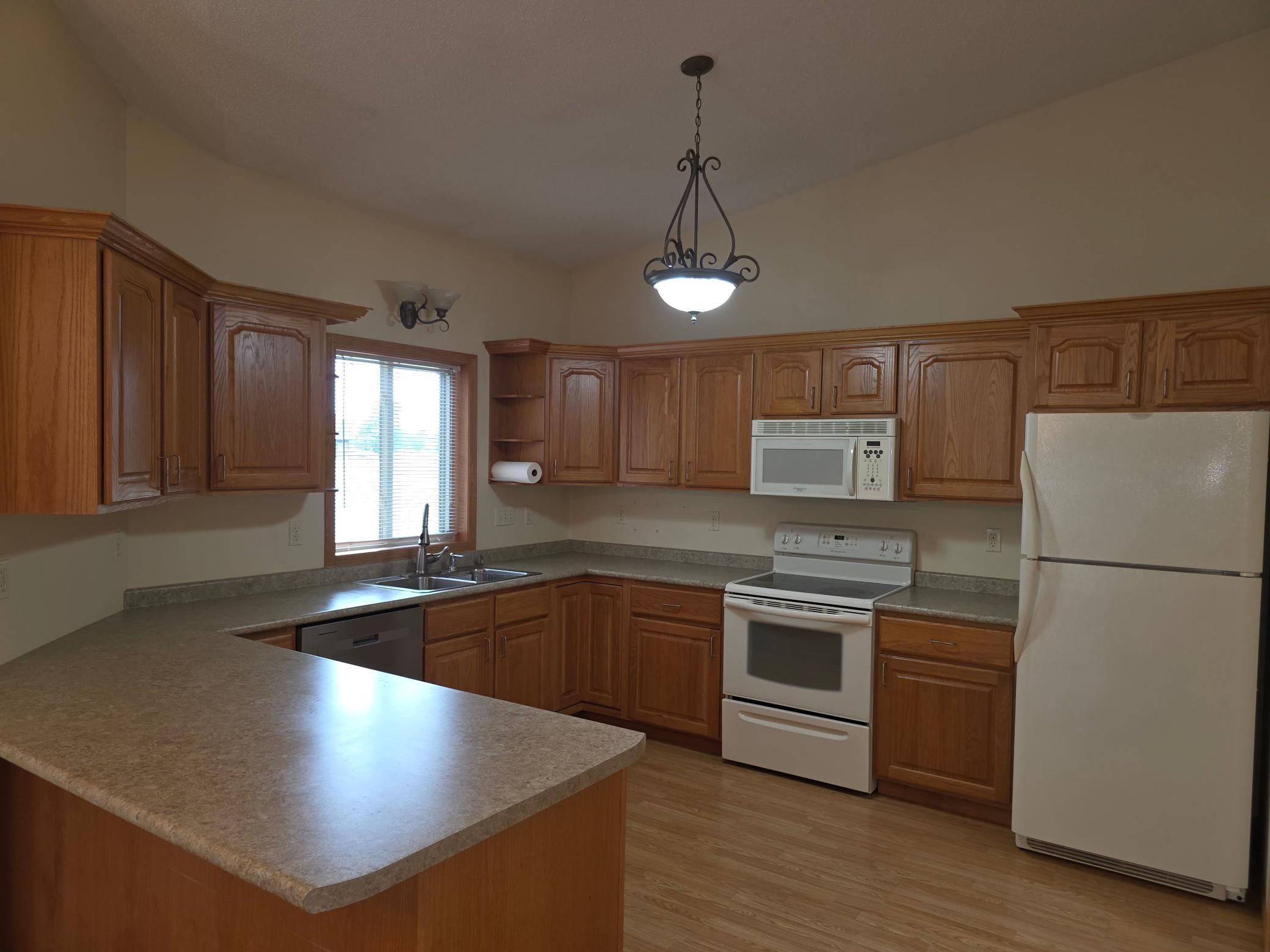 972 33rd Street S, Moorhead MN 56560 - Photo 13 of 35
