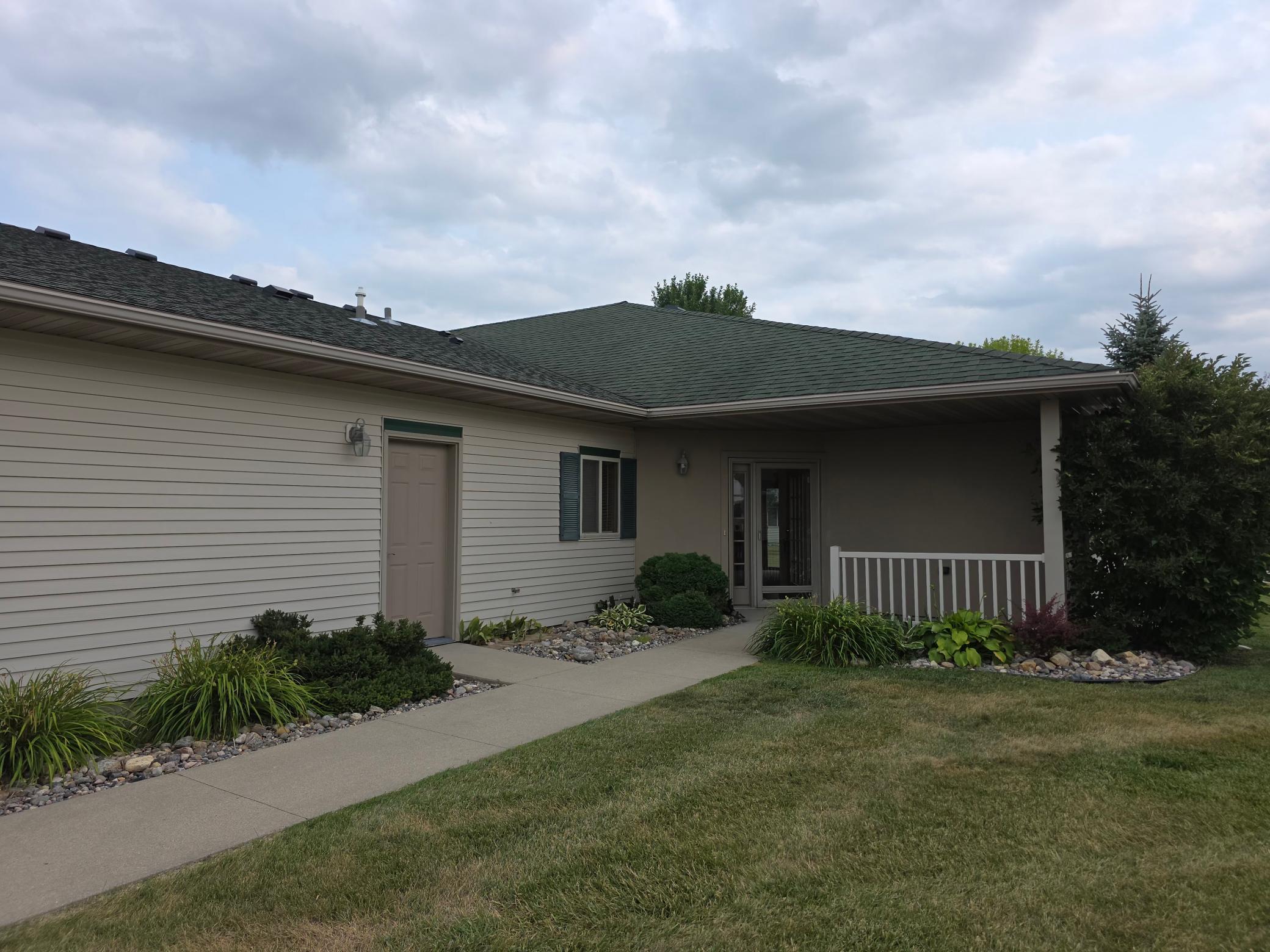 972 33rd Street S, Moorhead MN 56560 - Photo 3 of 35