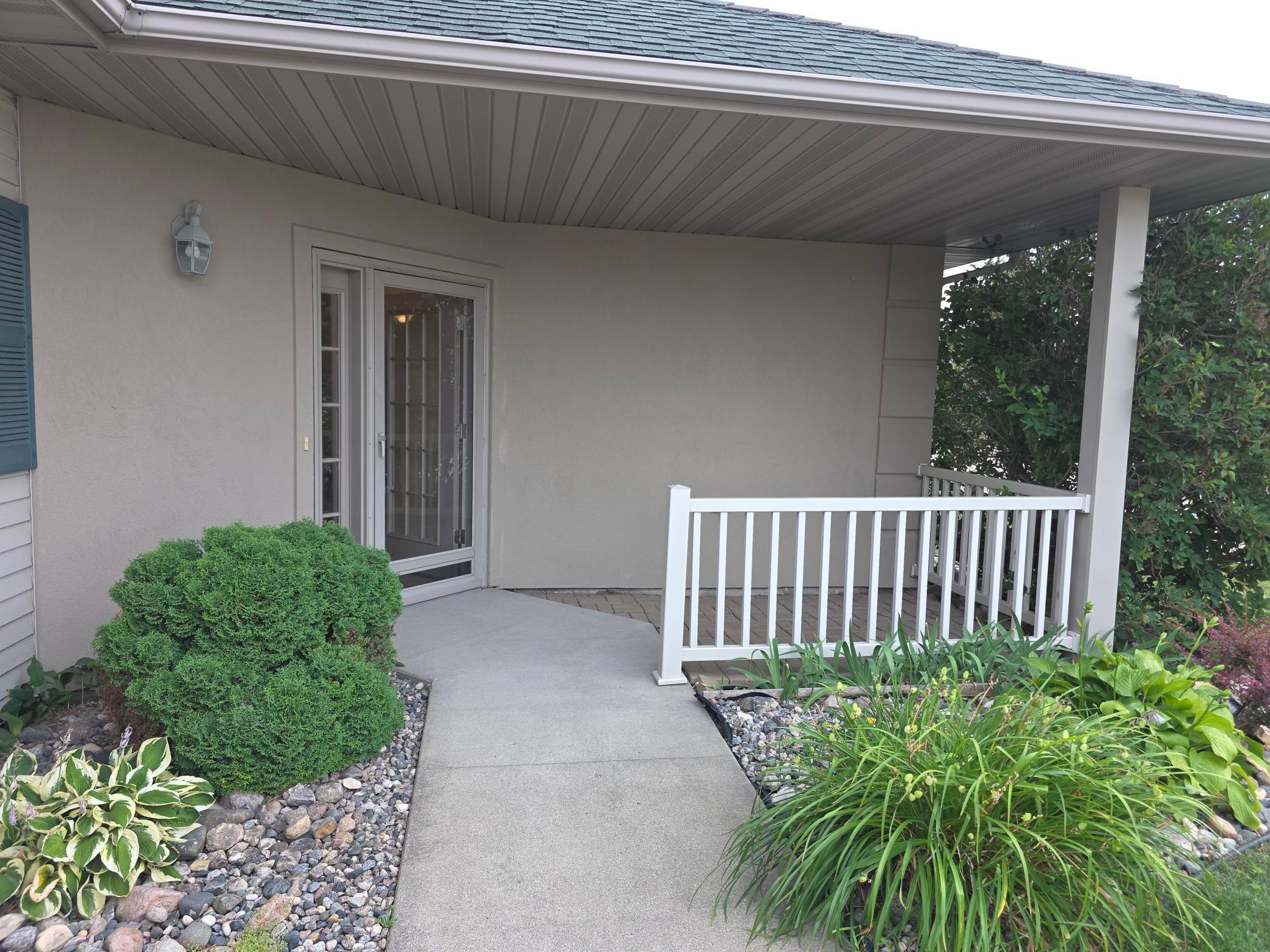 972 33rd Street S, Moorhead MN 56560 - Photo 4 of 35