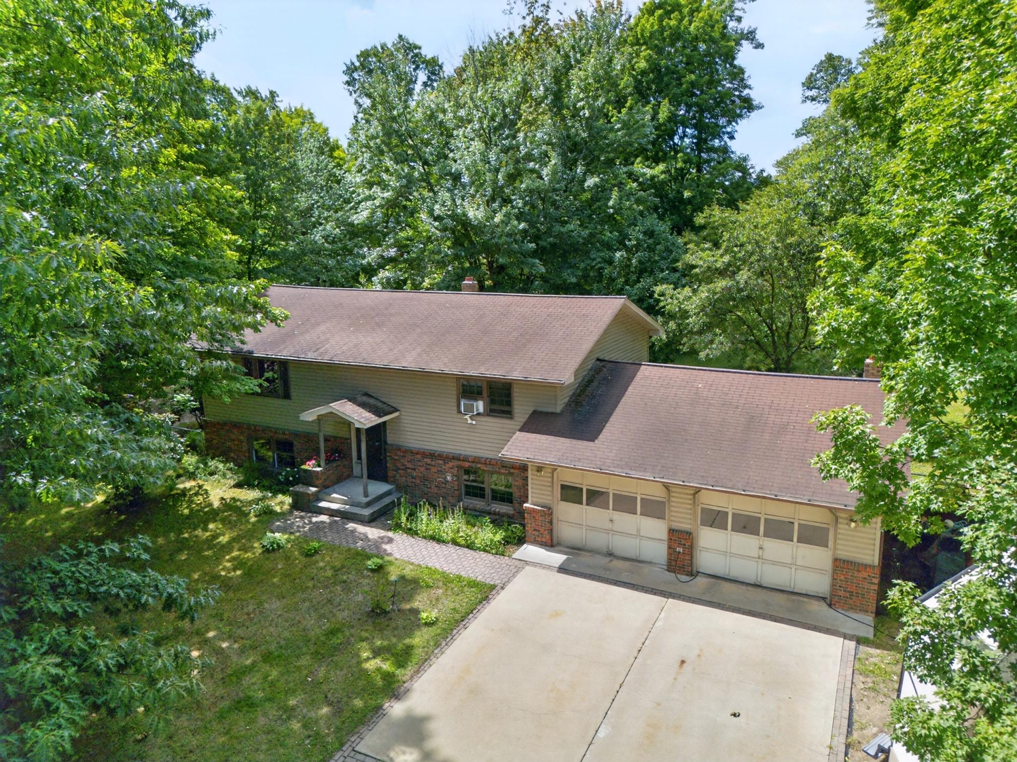 1976 single family home for sale at 2452 Deschepper Drive in Grand Rapids, MN — 4 bed, 2 bath (photo 2 of 47)